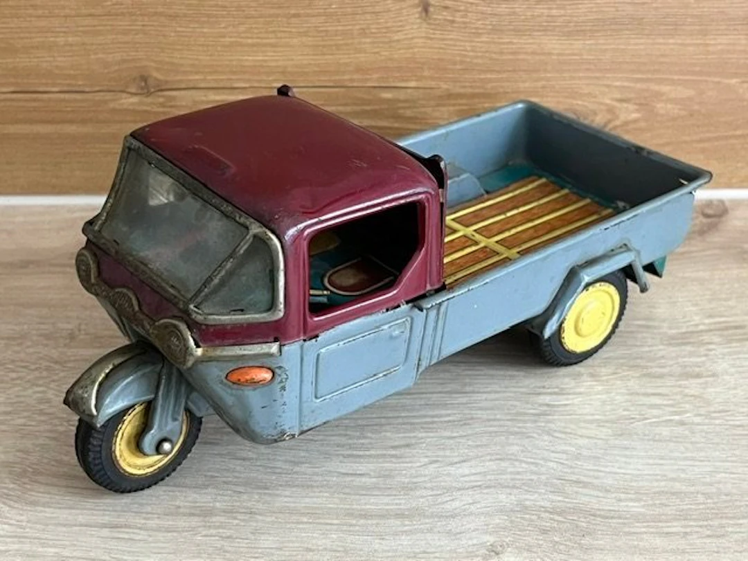 bandai - Model car - Triporteur / petit camion benne jouet