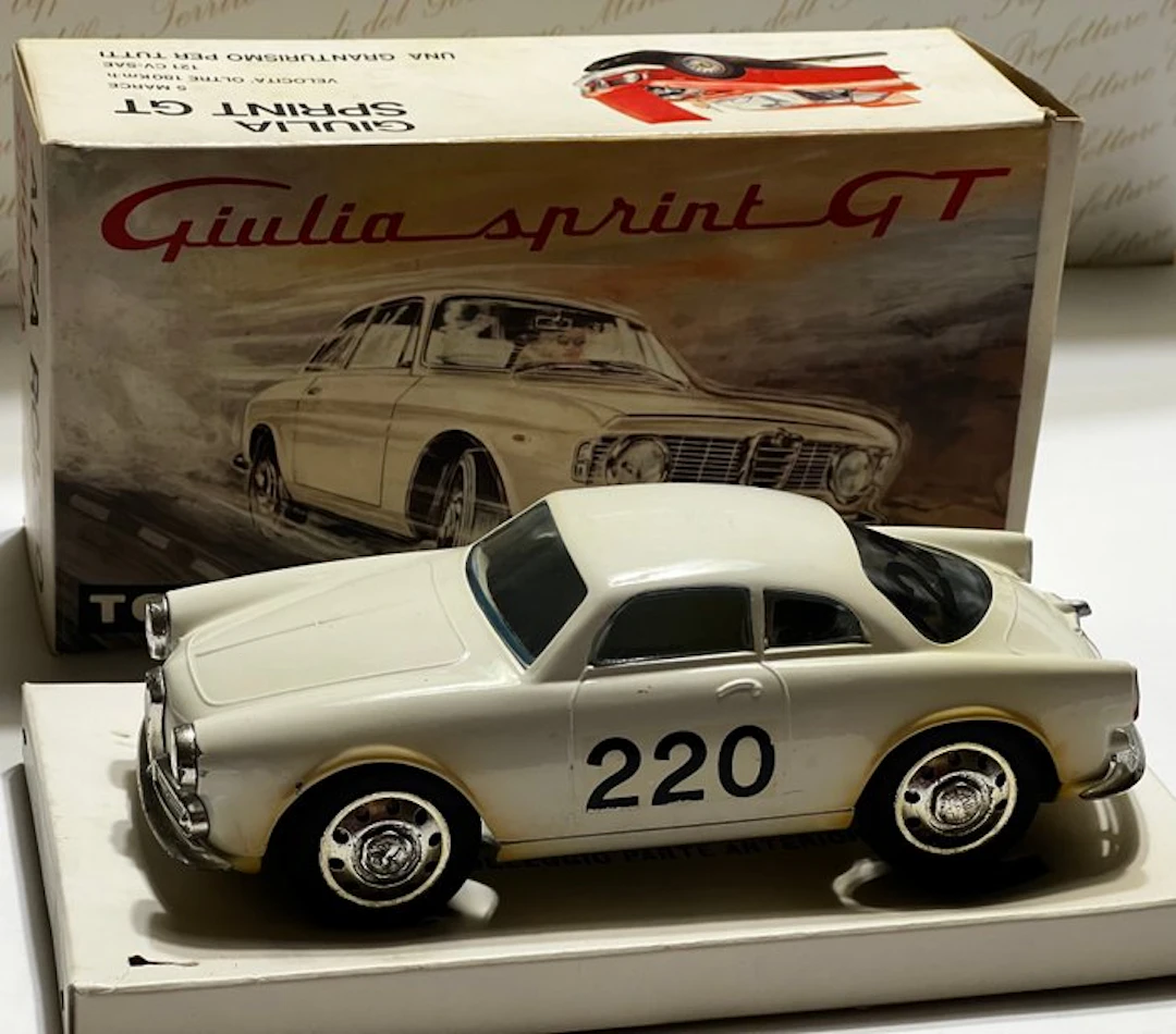 TOGI 1:23 - Model sports car - Alfa Romeo Giulia Sprint GT