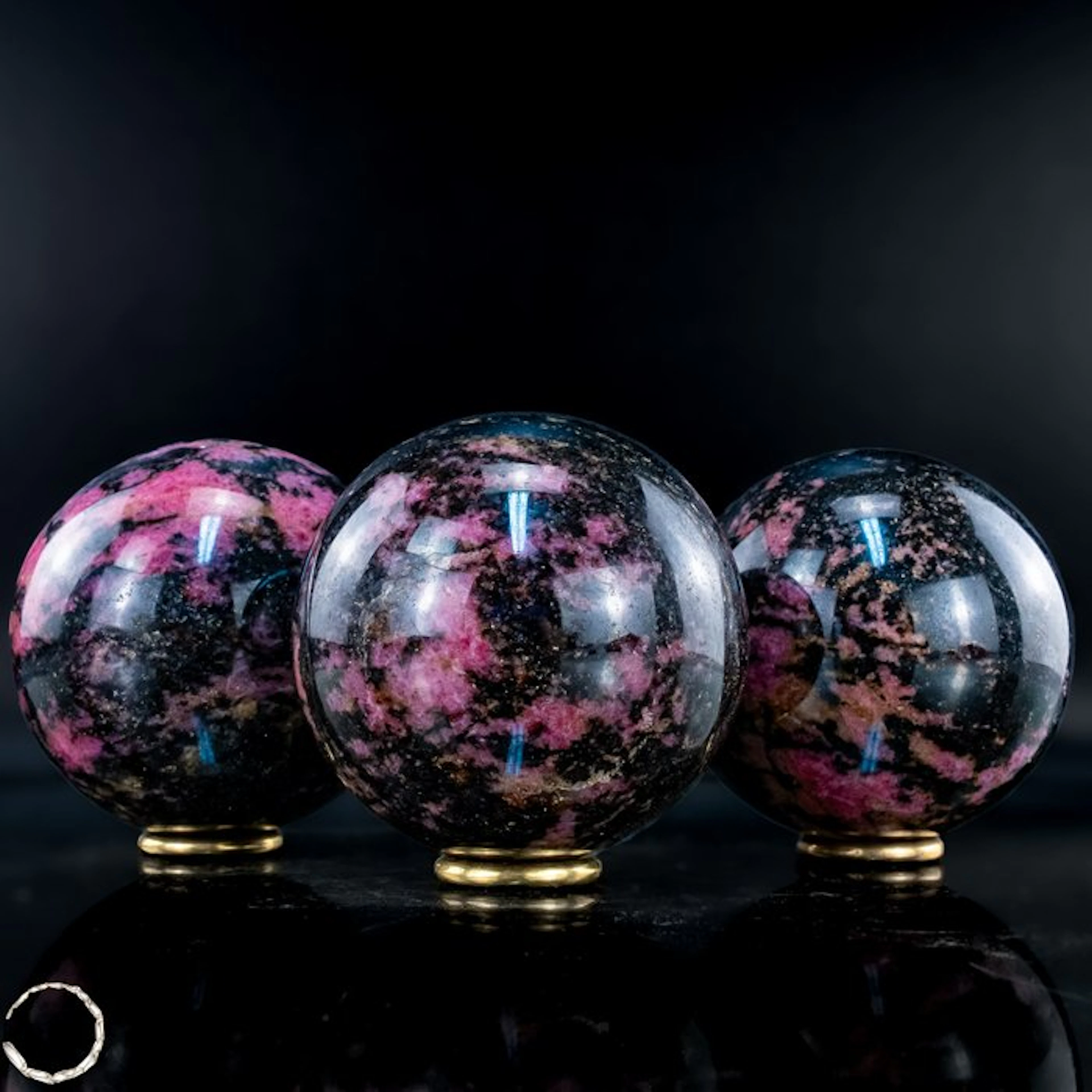 Natural rhodonite spheres – Set of three expressive specimens- 2336.42 g - (3)