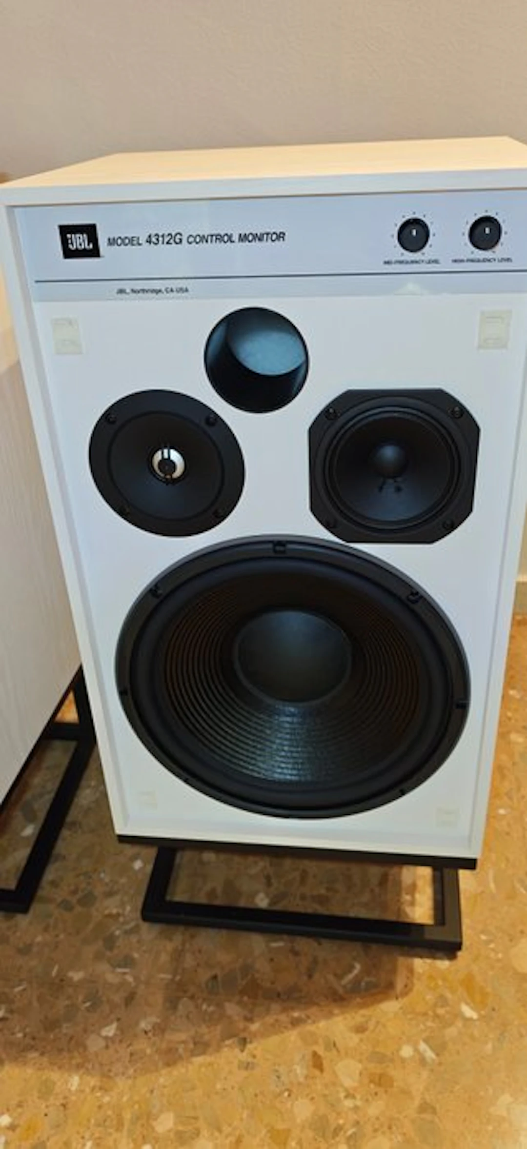 JBL - 4312G Speaker set