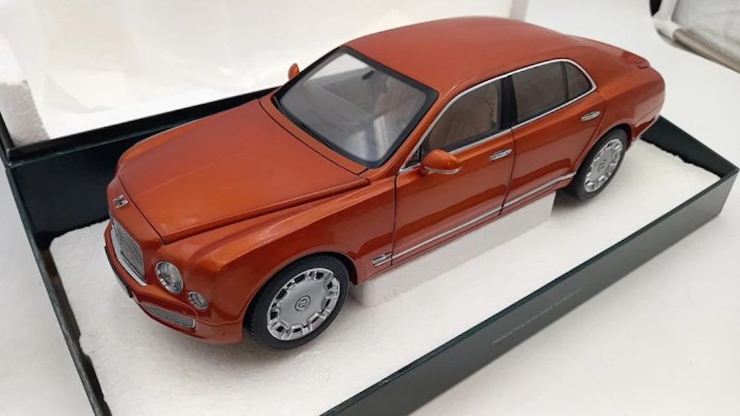 MiniChamps 1:18 - Model car - Bentley Mulsanne 2010 - (cod.H6)