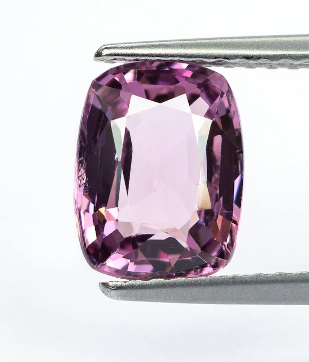 No reserve price Spinel - 1.96 ct - Gem Report Antwerp (GRA) - Intense Pink