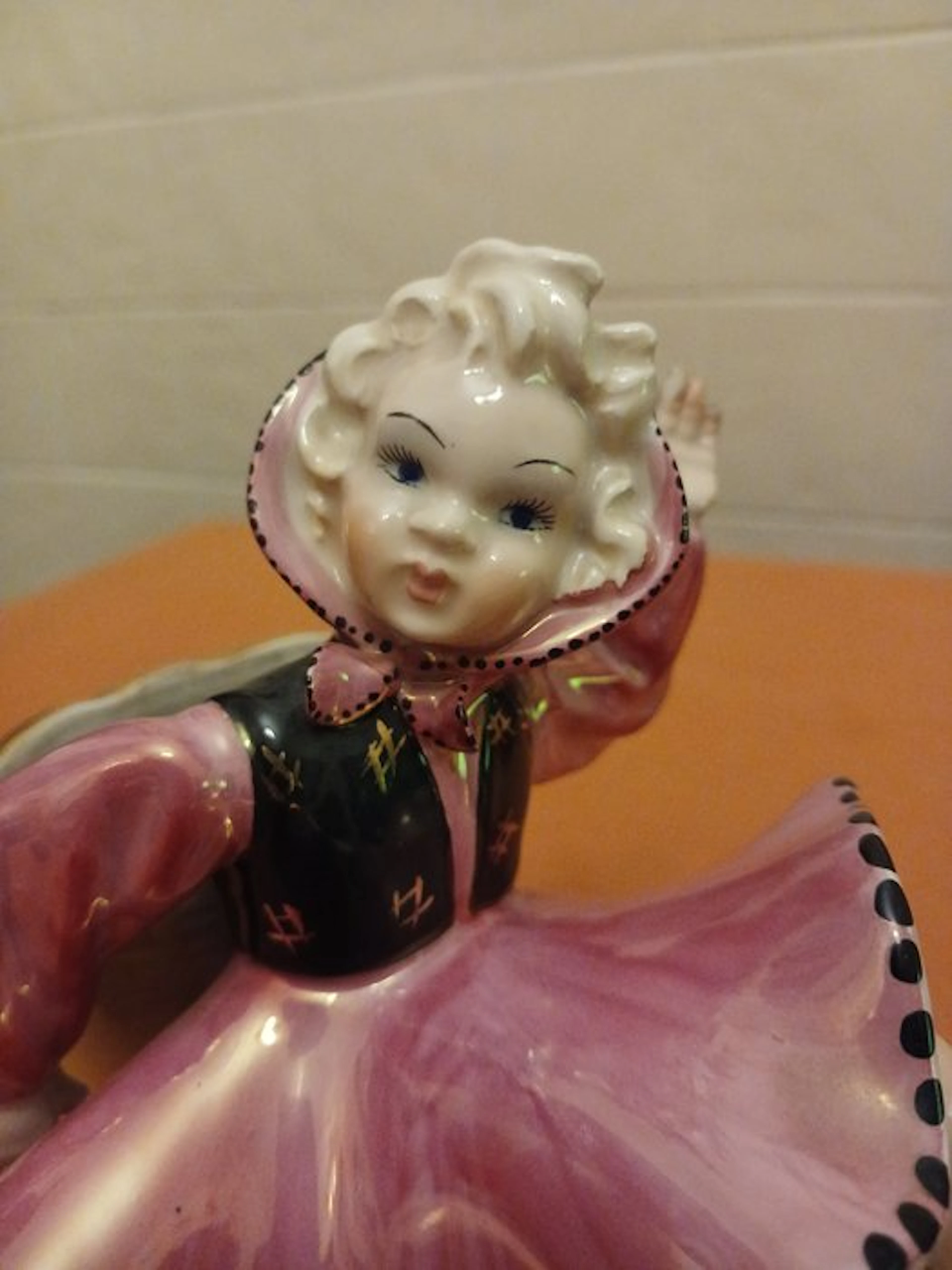 G. Sivardi - Statuette, Fanciulla - 16 cm - Porcelain