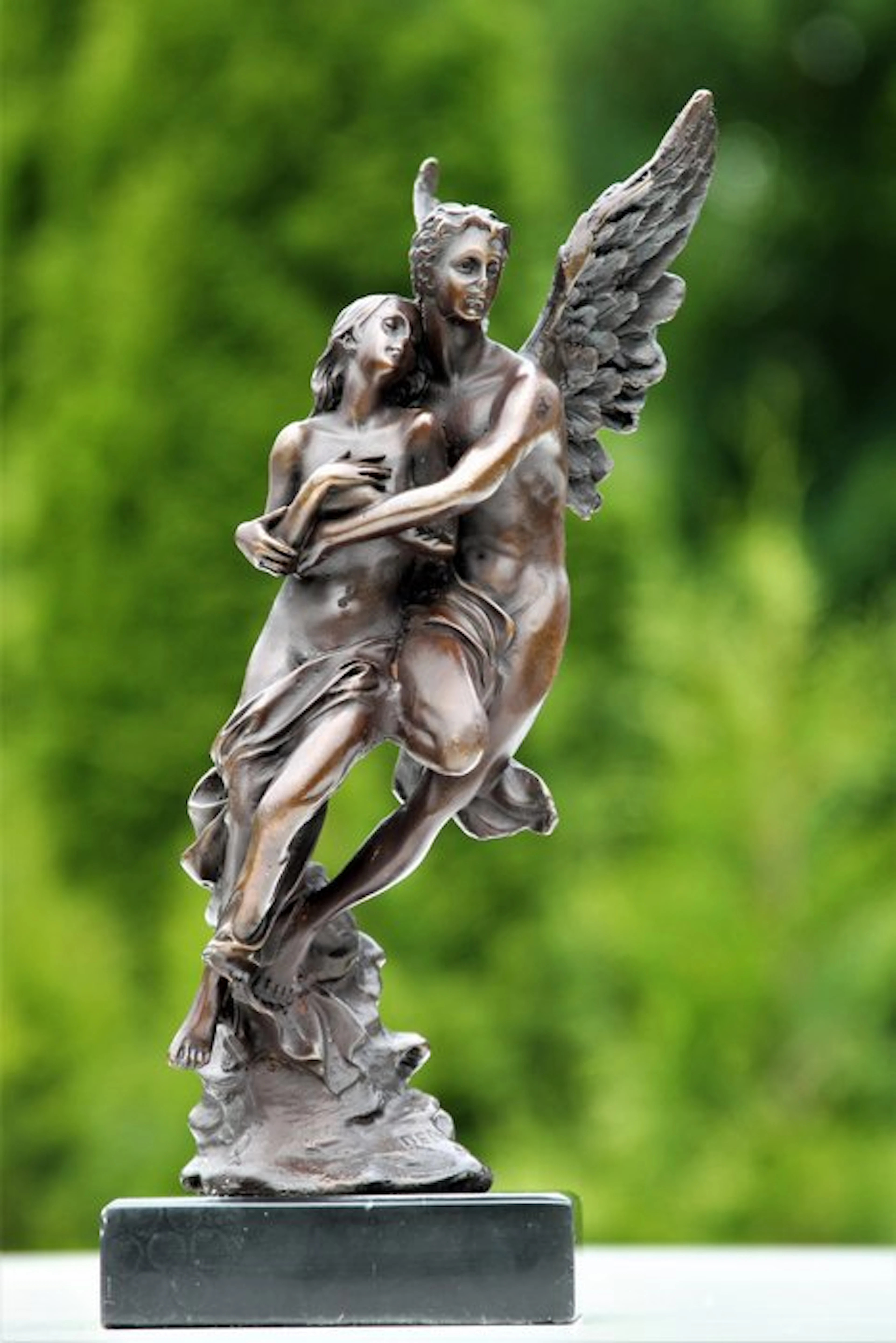 Sculpture, Een bronzen beeld van Cupido en Psyche. - 32 cm - bronze marble