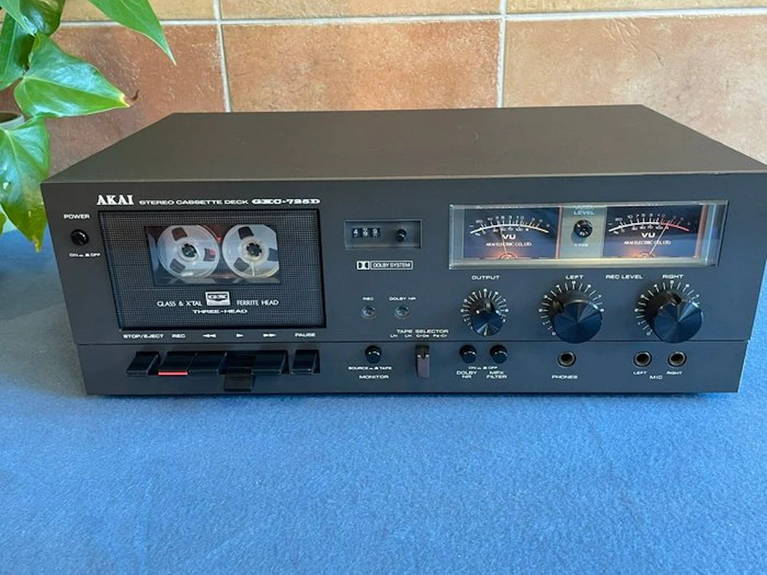 Akai - GXC-725D 3-head near mint Cassette recorder-player