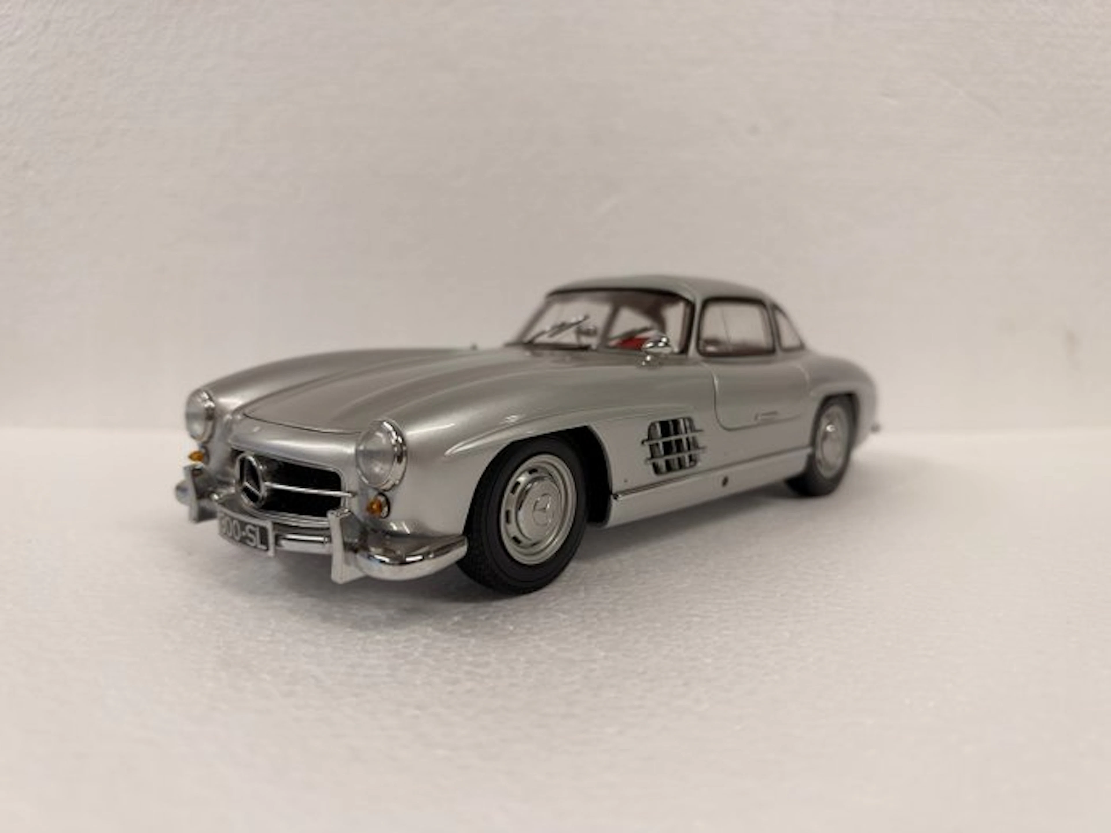 MiniChamps 1:18 - Model car - Mercedes-Benz 300 SL Gullwing - Rare; 1st edition