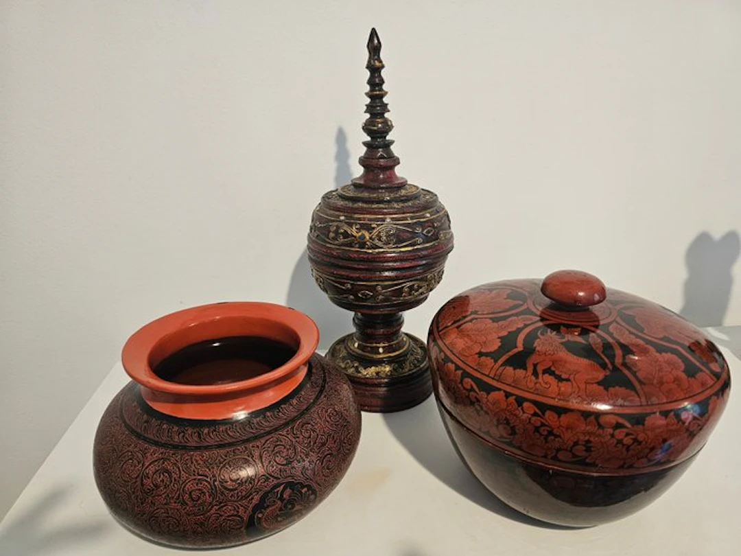 Offering vase (3) - Wood - 3 Burmese containers