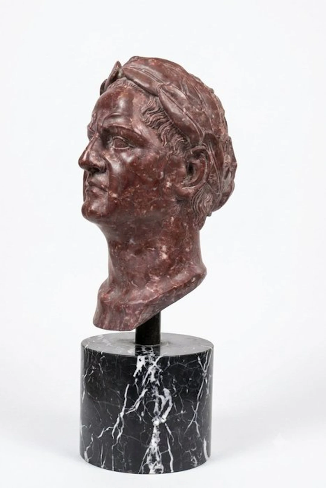 Sculpture, Testa di Cesare in marmo rosso Antico - 75 cm - Marble