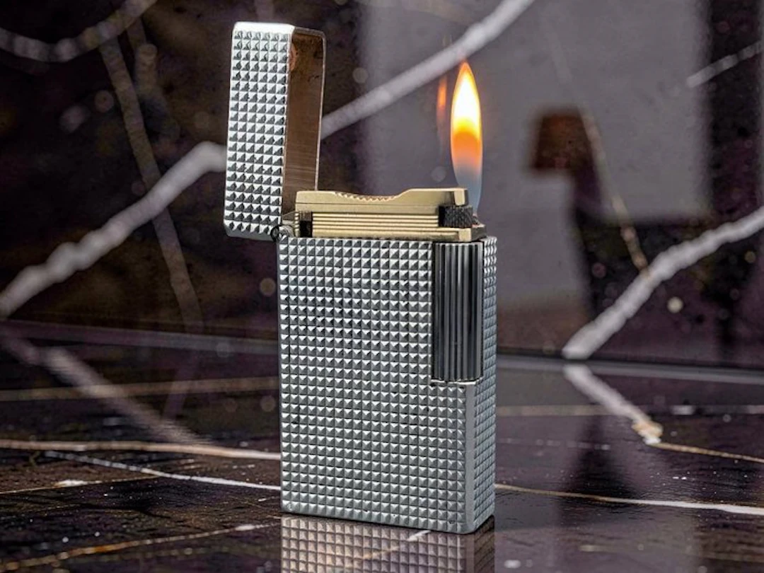 S.T. Dupont - Ligne 1 BS (Briquet Standard) "Grand"...