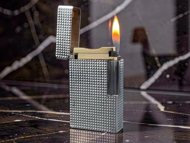 S.T. Dupont - Ligne 1 BS (Briquet Standard) "Grand"...