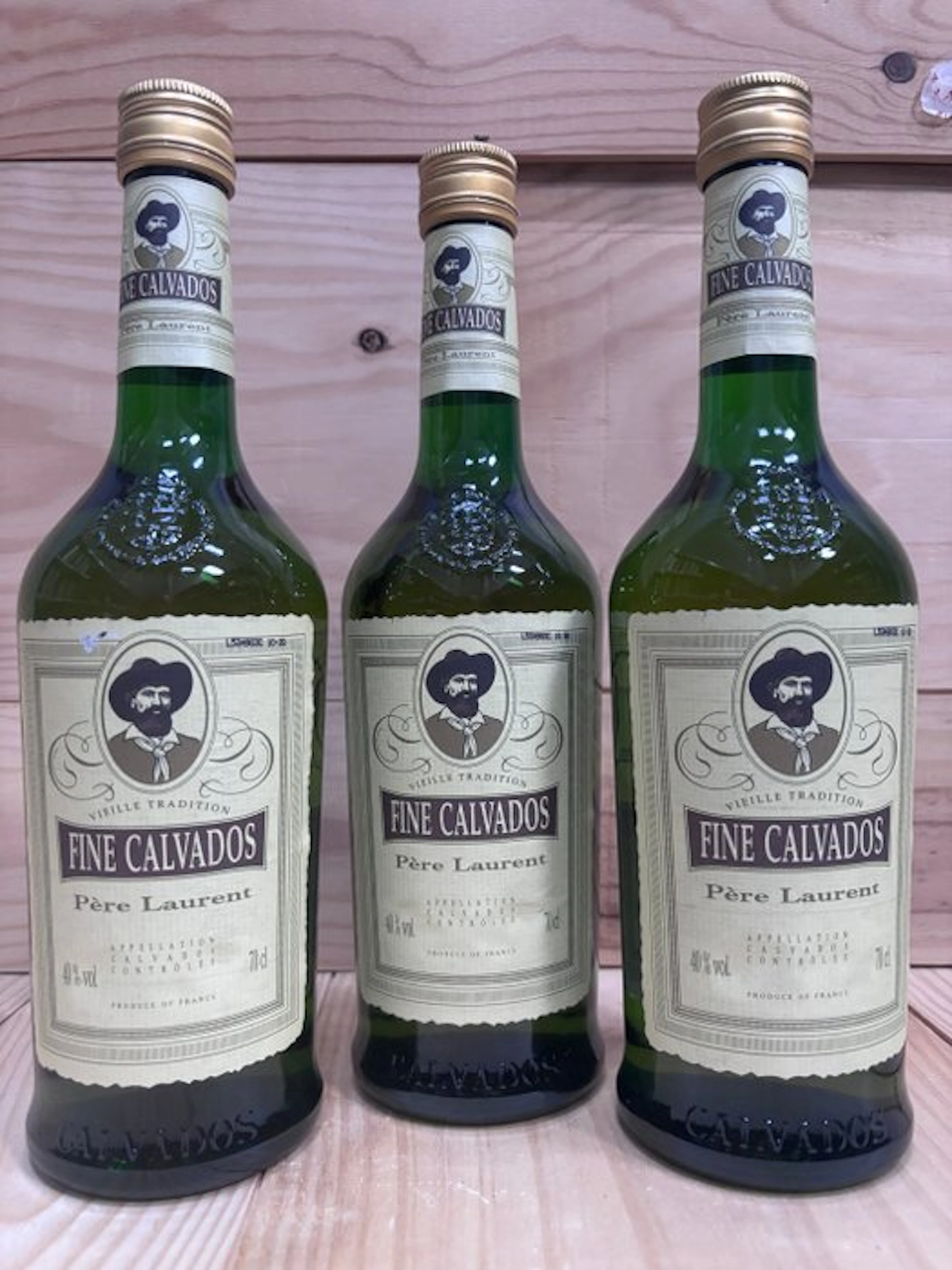 Père Laurent - Vieille Tradition - AOC Fine Calvados - 70cl - 3 bottles