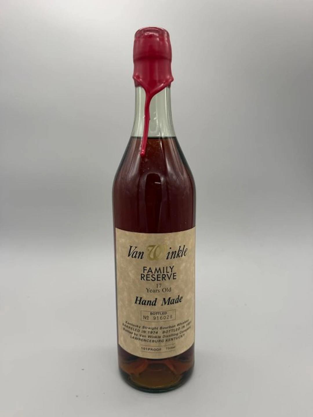 Van Winkle 1974 17 years old Family Reserve - Hand Made - 101 Proof - b