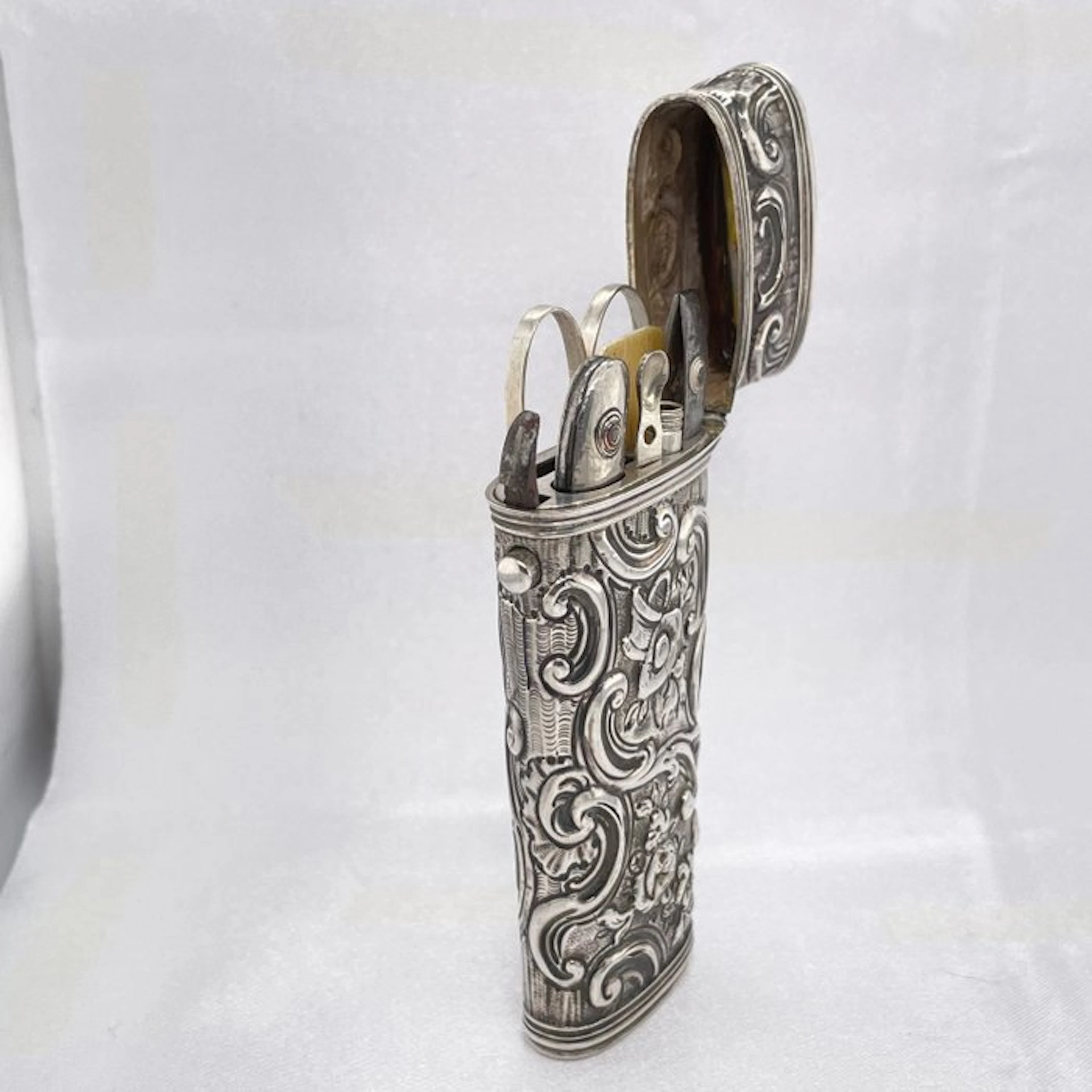 Technical instrument (7) Rococo - France - 1700-1750 - Necessary tools