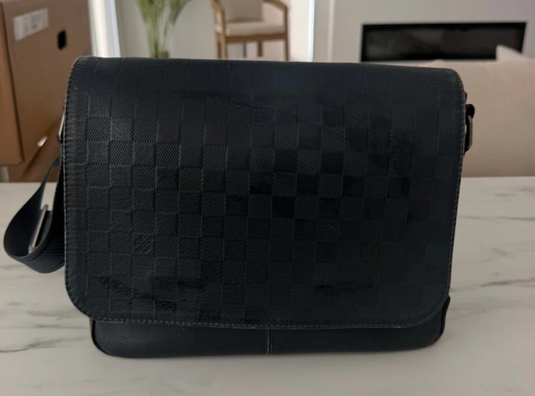 Louis Vuitton - District - Handbag