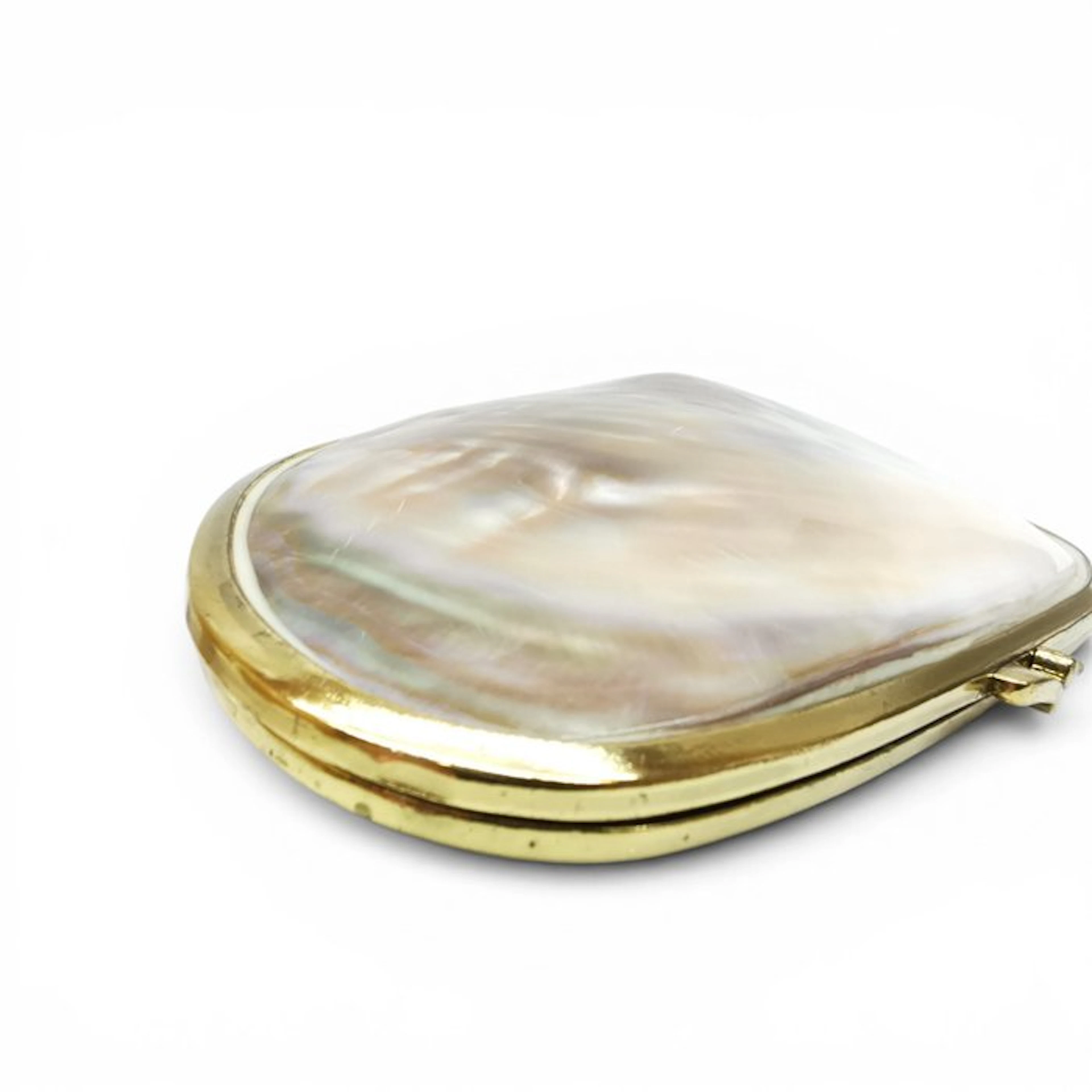 mother-of-pearl, brass bag - Height: 11 cm - Width: 18 cm- 250 g - (1)