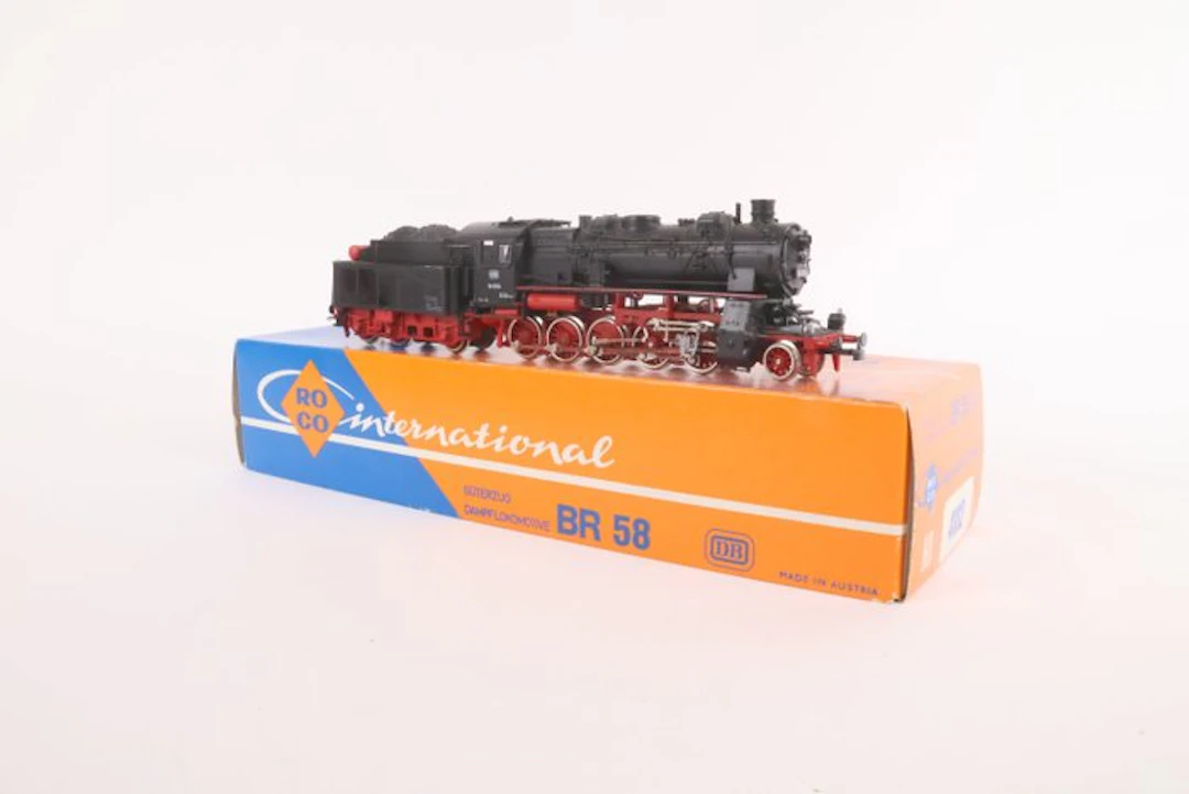 Roco H0 - 4112 - Steam locomotive with tender (1) - BR 58 (digital) - DB