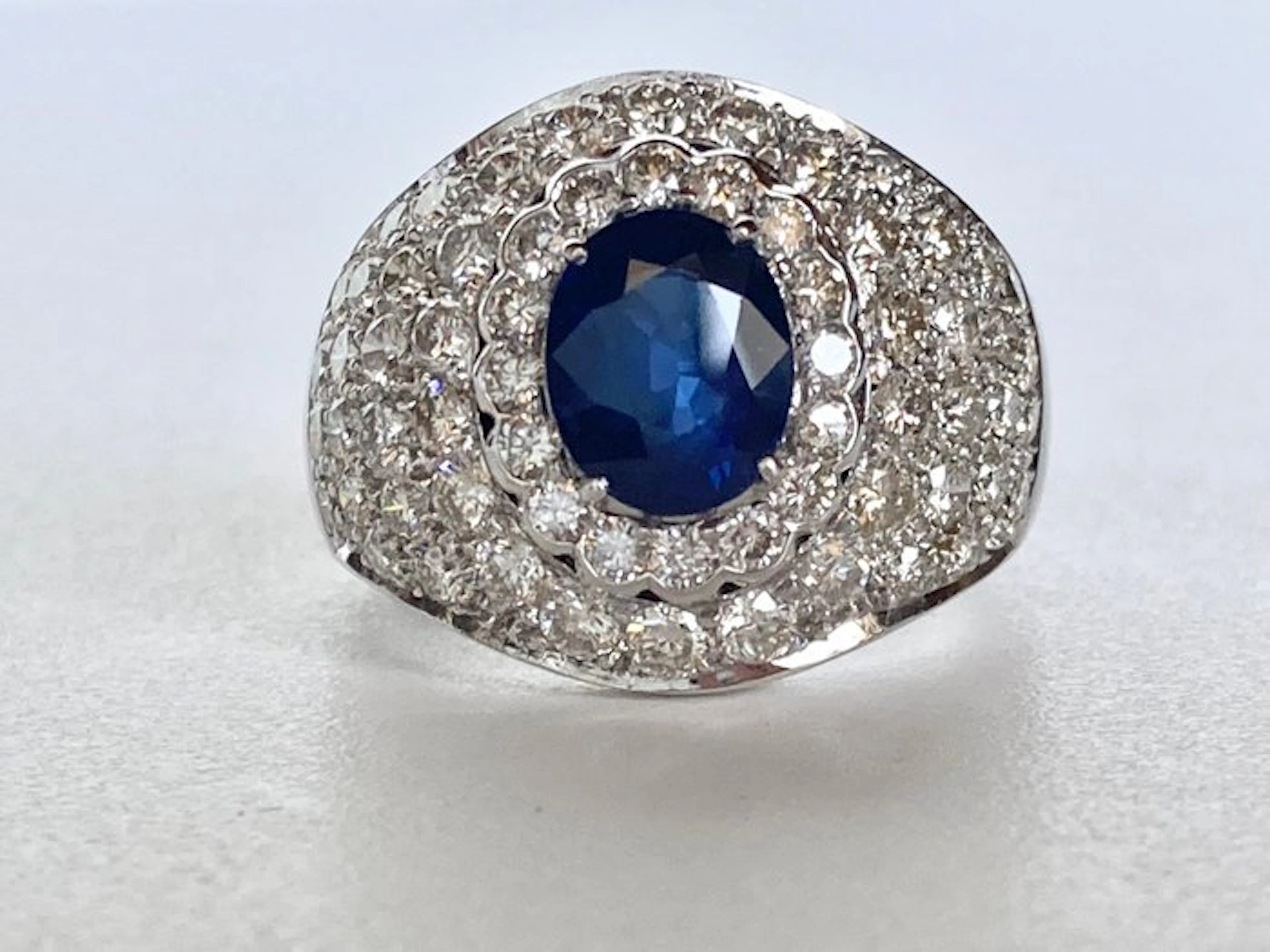 Statement ring - 18 kt