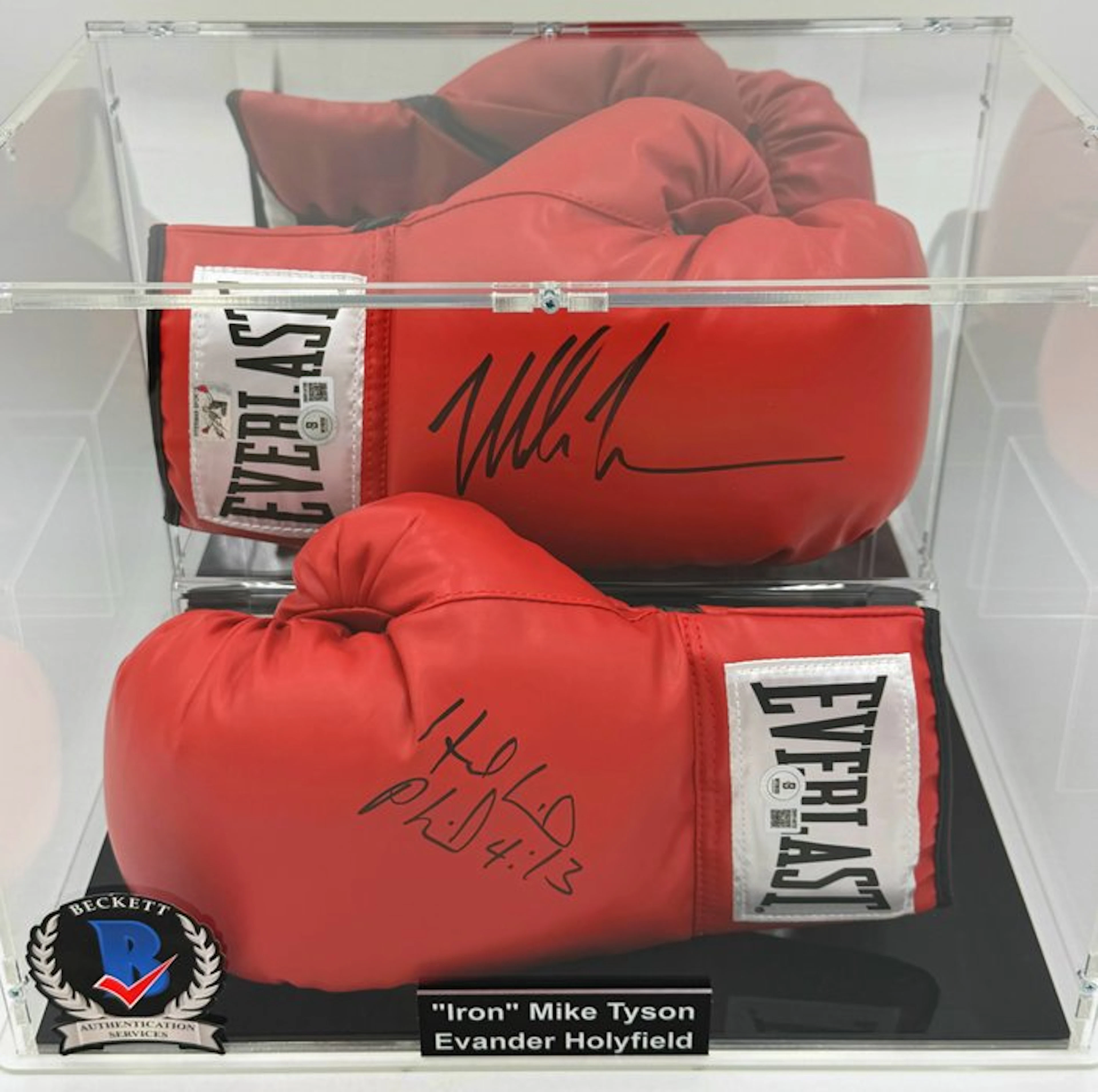 Boxing - XXL Showcase - Mike Tyson vs. Evander Holyfield - Boxing glove