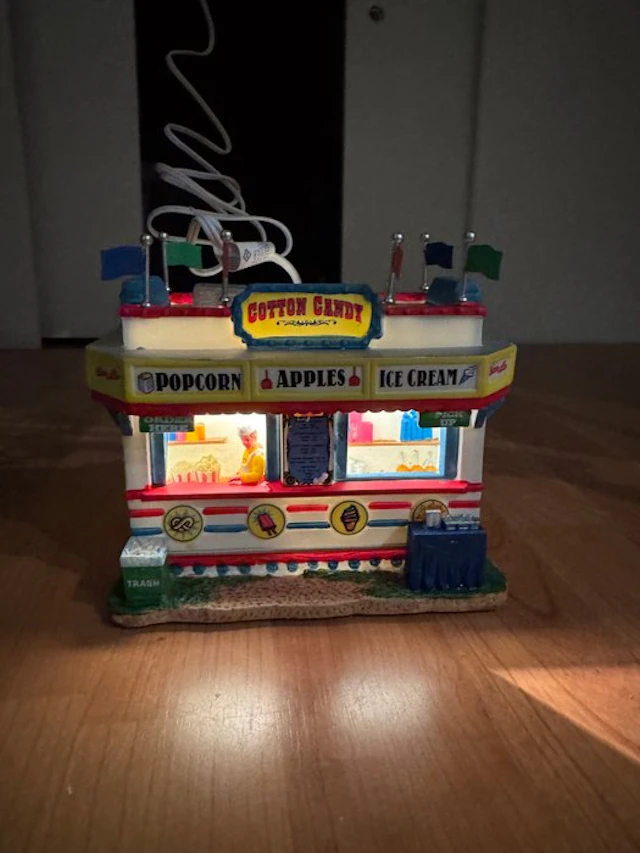 Lemax - Christmas decoration Lemax - Lemax Carnival Snack Shack - Porcelain