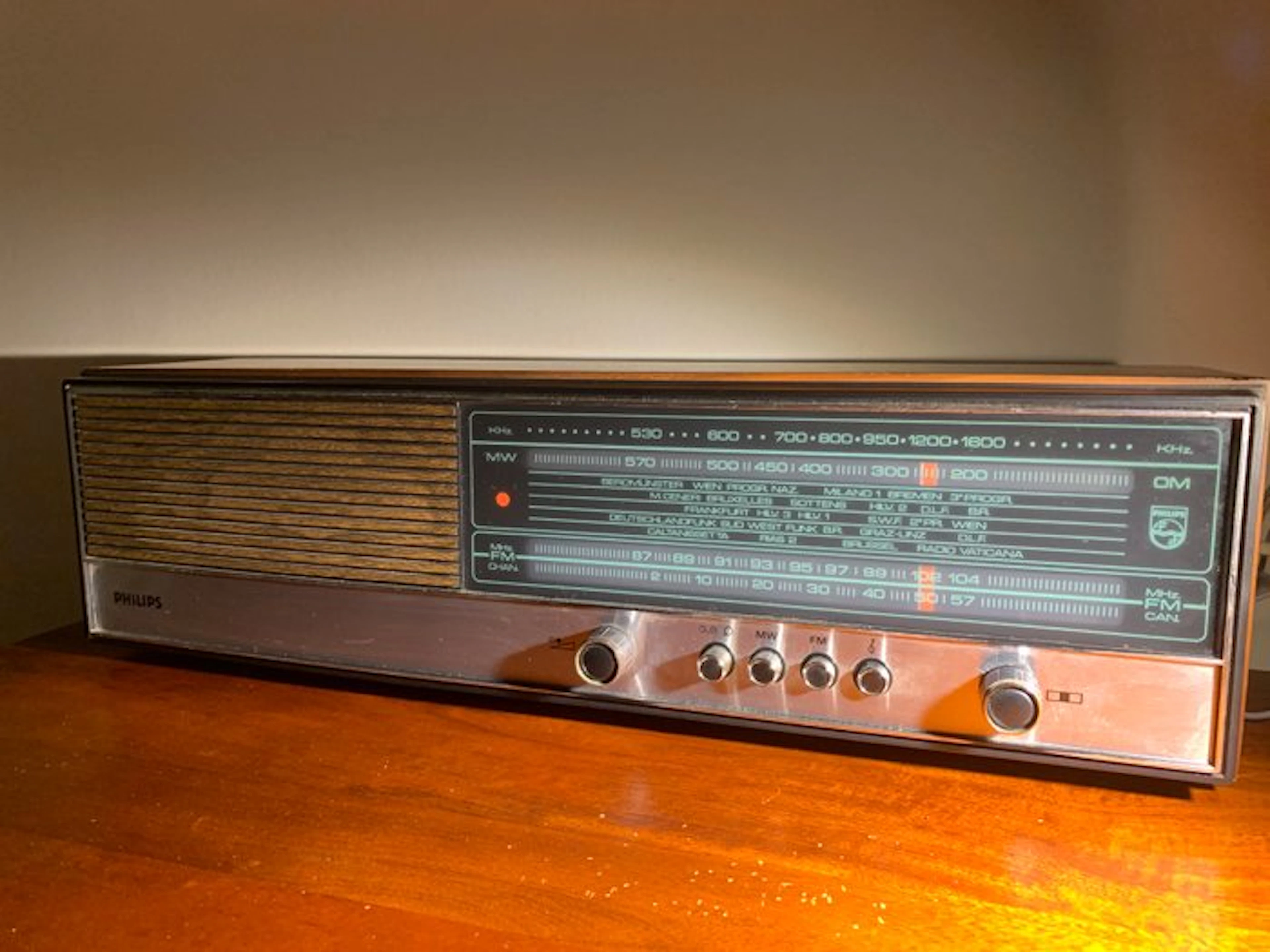 Philips - 19RB344 Tabletop Transistor radio