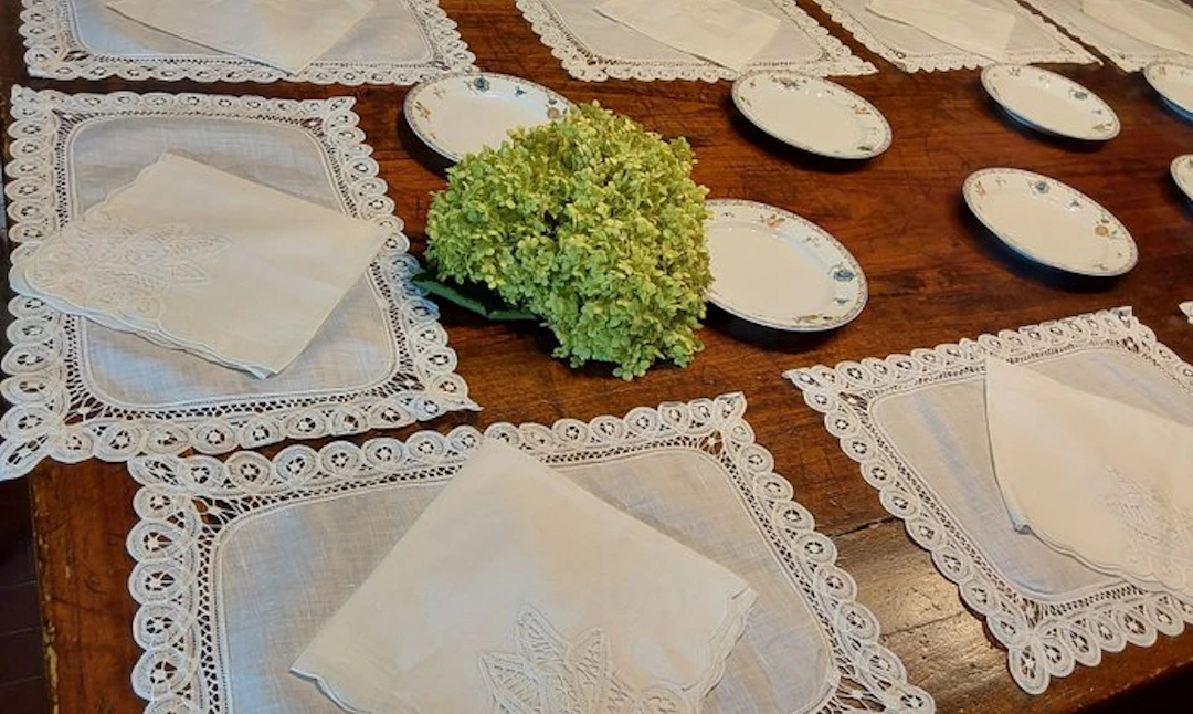 Napkin (24) - 43 cm - 29 cm - Pizzo Renaissance