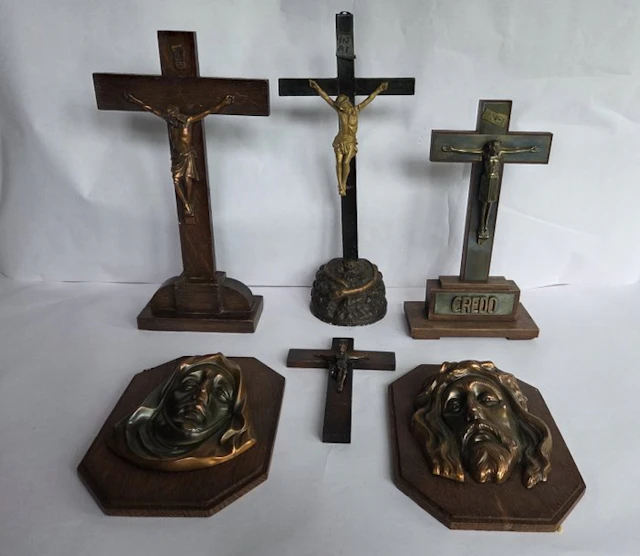 Crucifix (5) - Wood, Metal, Plaster - 1920-1930, 1940-1950