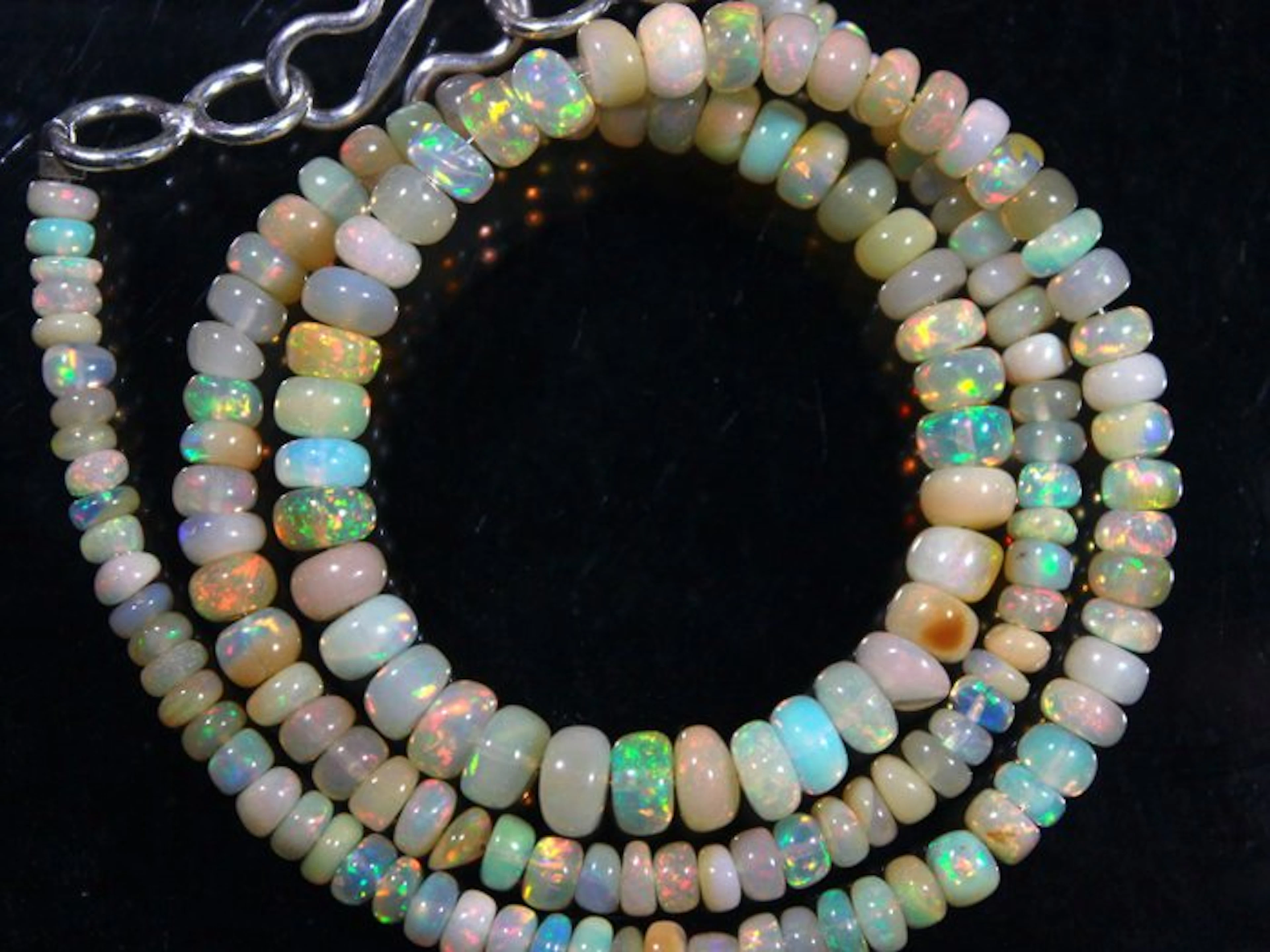 No Reserve - Ct. 45.50 Ethiopian Opal - Untreated Beads- 9.1 g