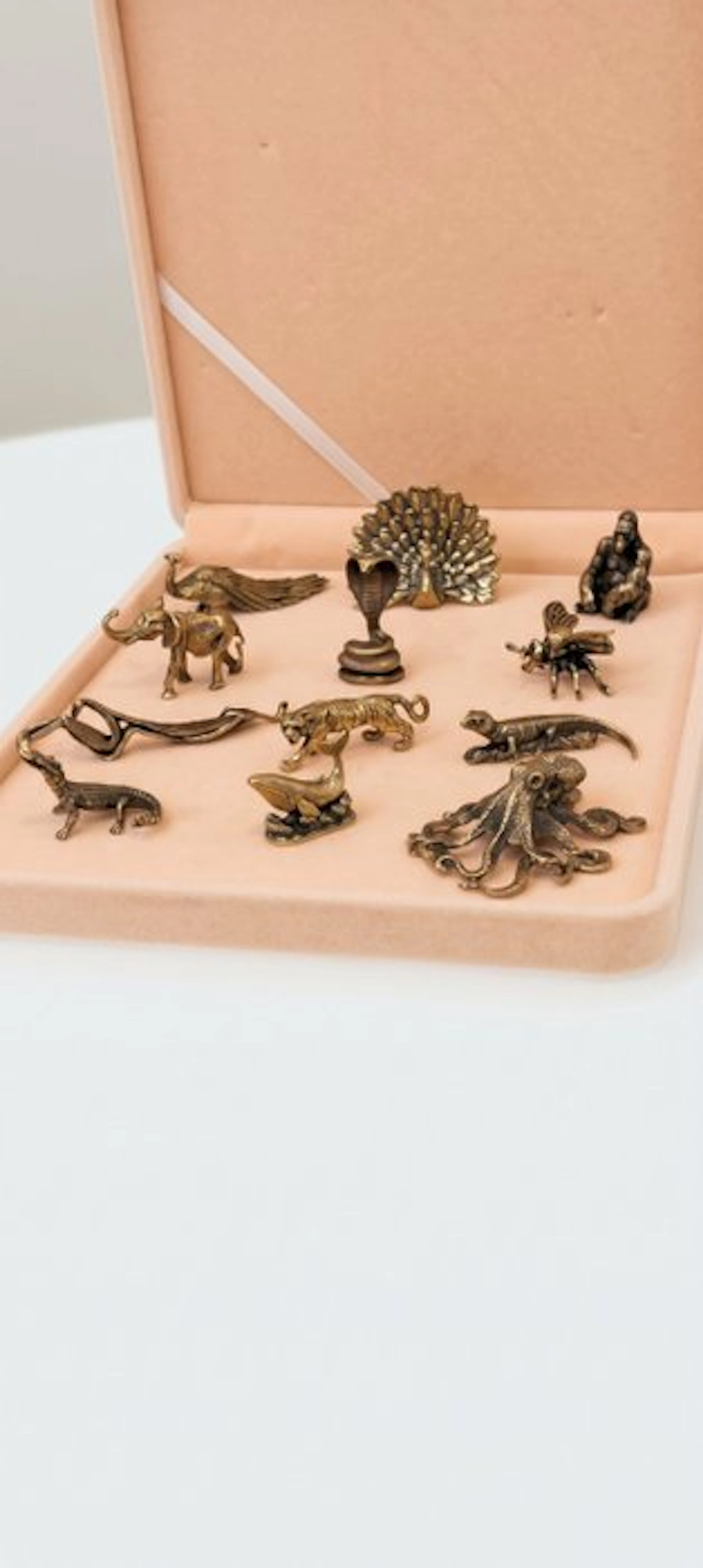 Knife rest (12) - animaux exotiques - Gilt brass