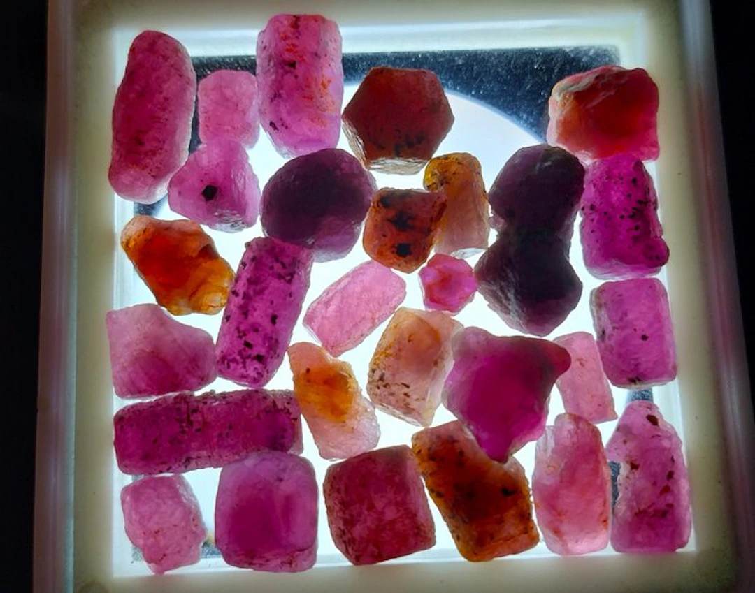 100 cts - Untreated Ruby - Rough- 20 g