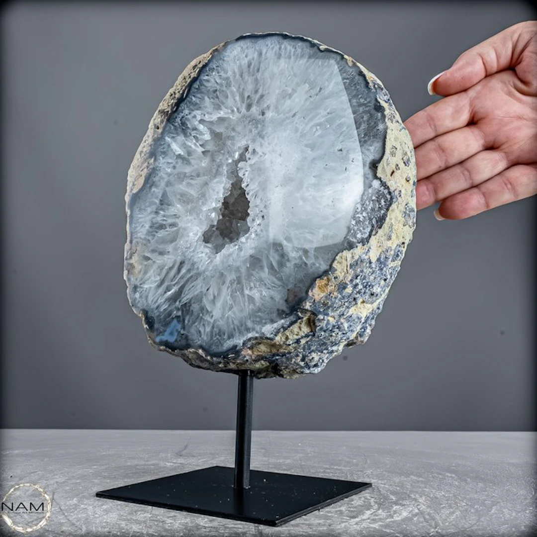 Natural amethyst agate druzy on a stand- 3910.72 g