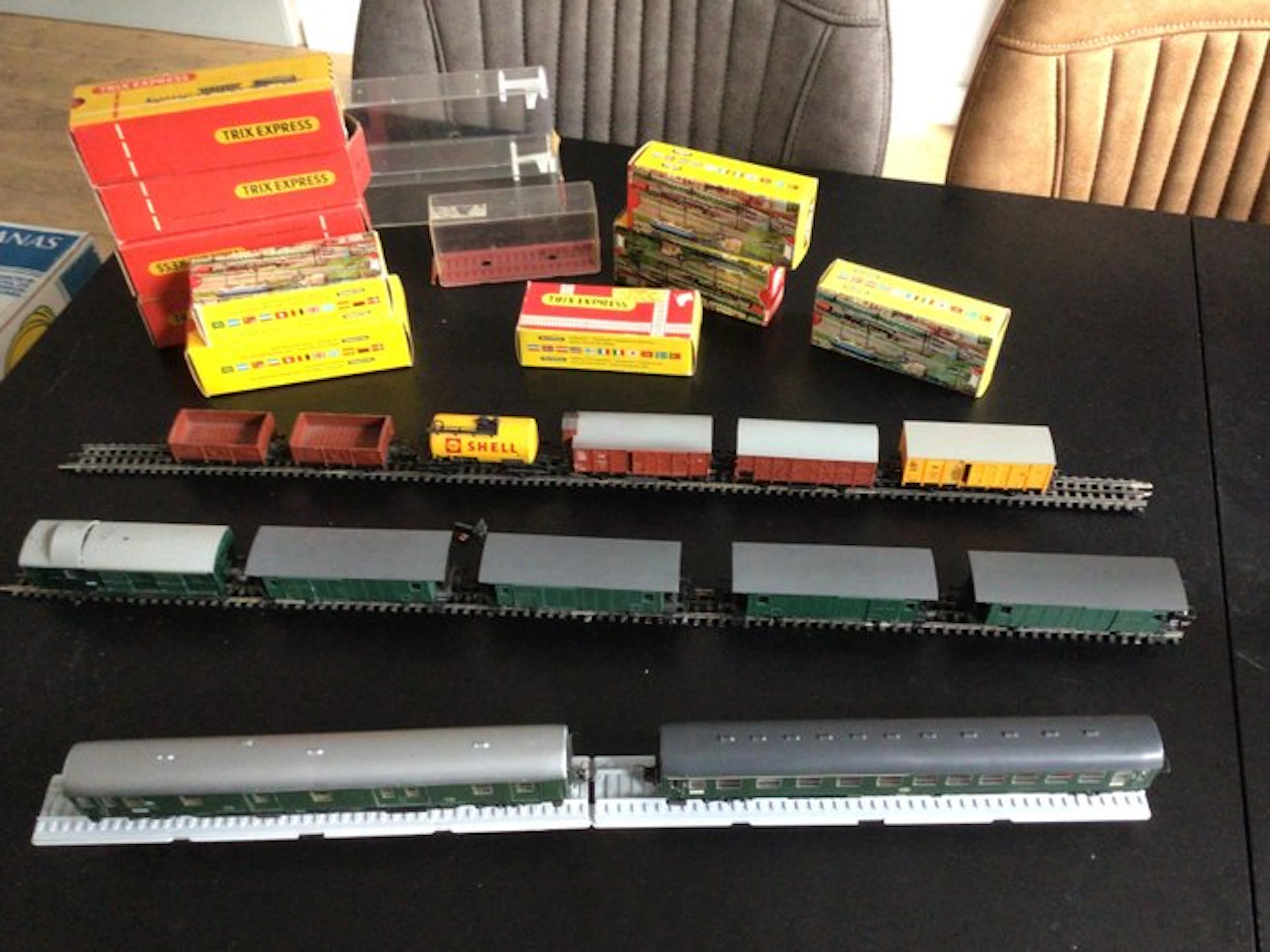 Trix Express H0 - Model train (13) - Various playable models.