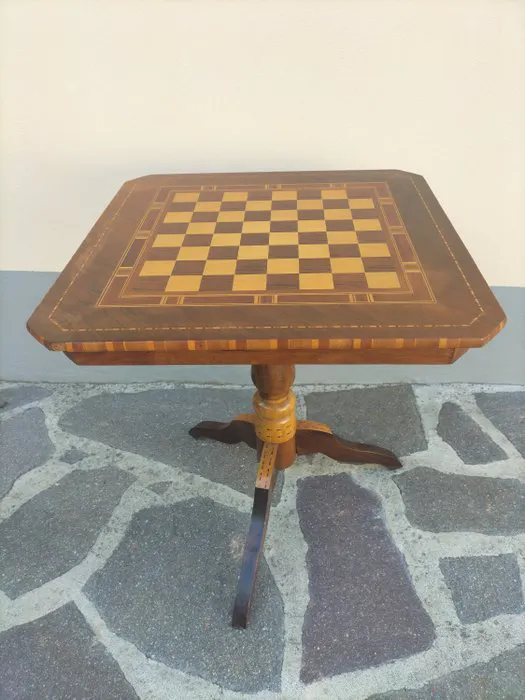 Chess table - Wood