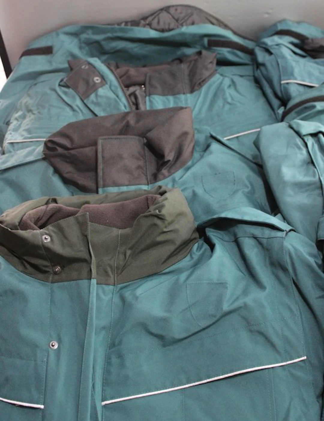 Netherlands - 5 trilaminate parkas - Dutch Customs - Military equipment