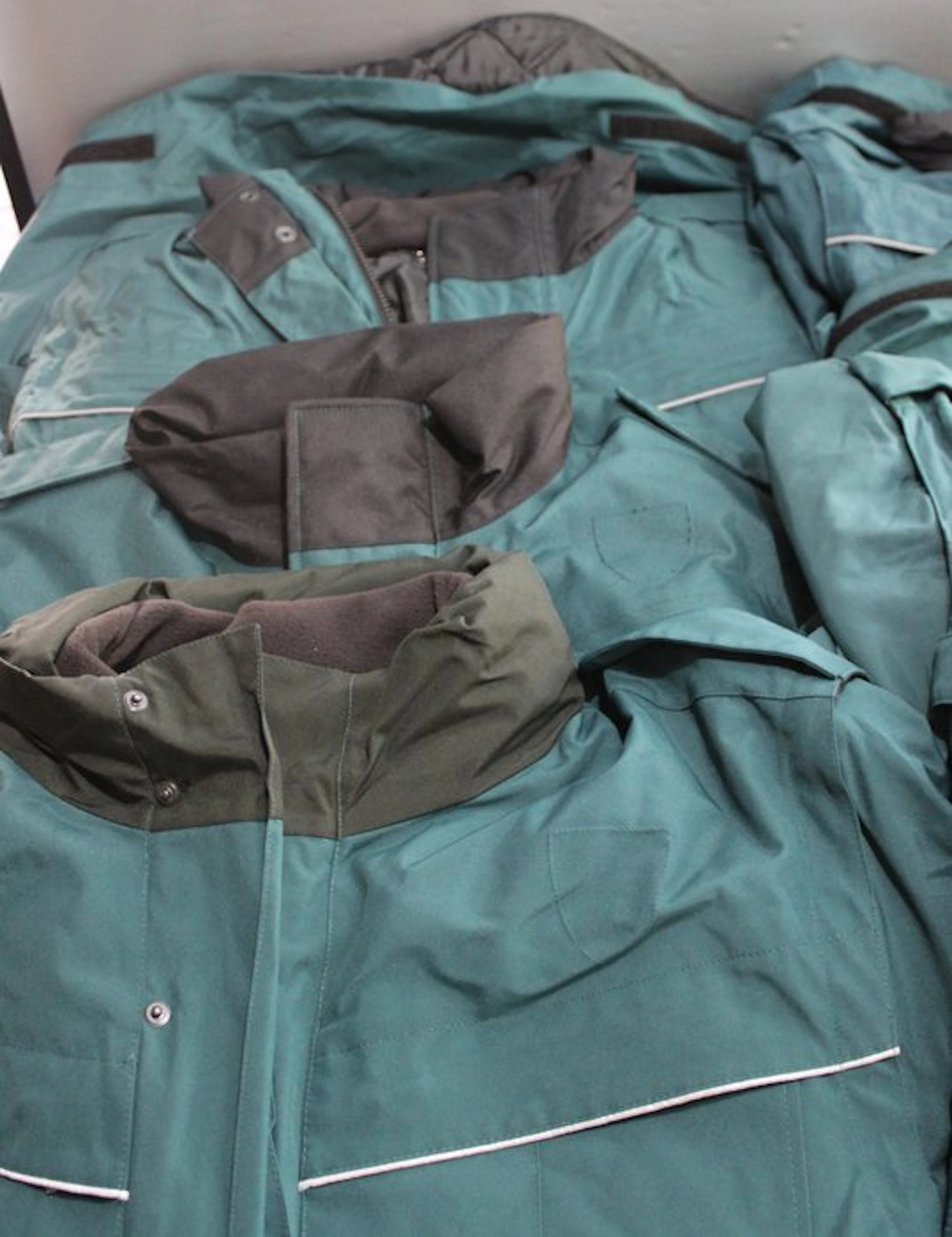 Netherlands - 5 trilaminate parkas - Dutch Customs - Military equipment