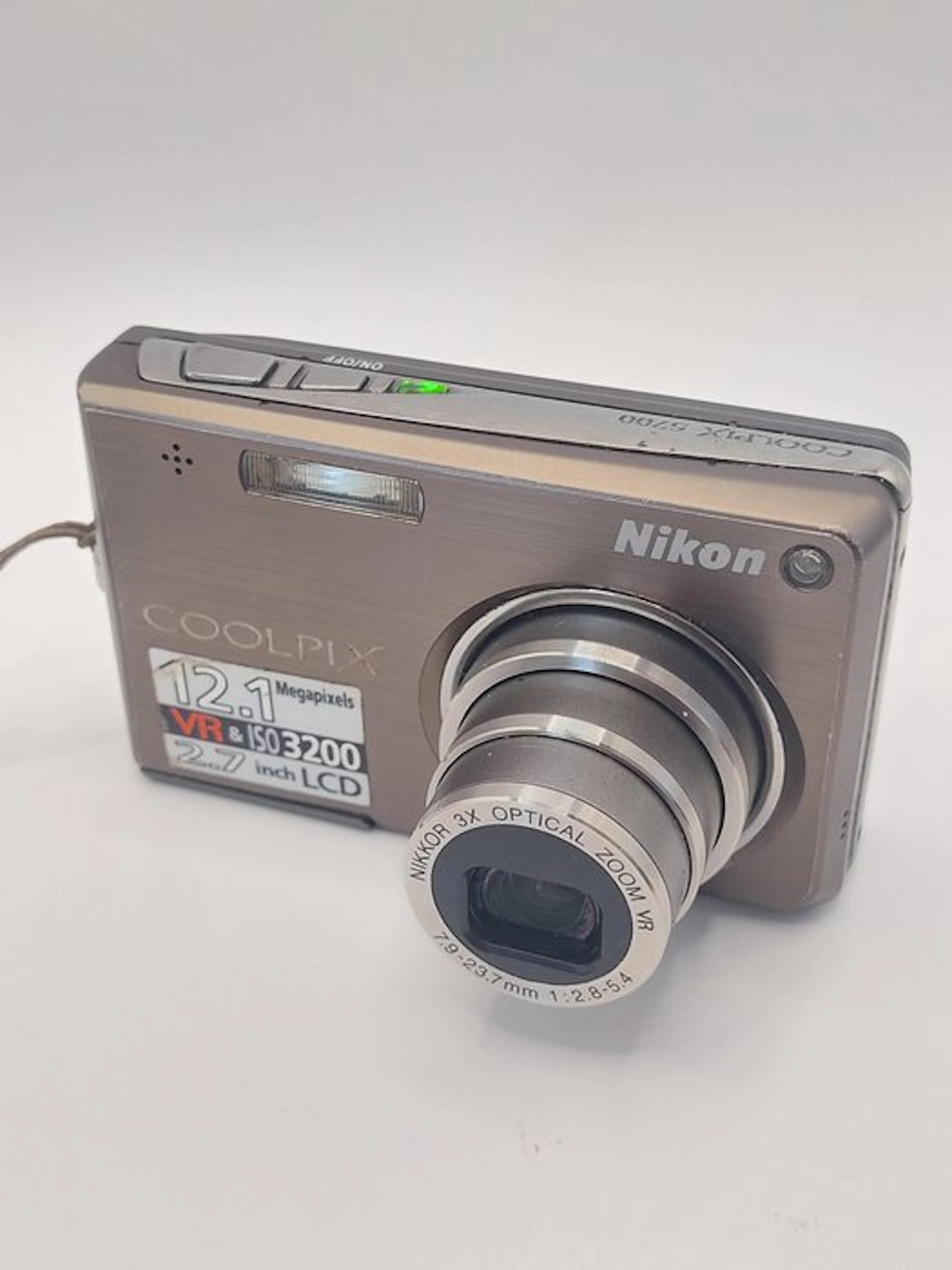 Nikon COOLPIX S700 Digital camera