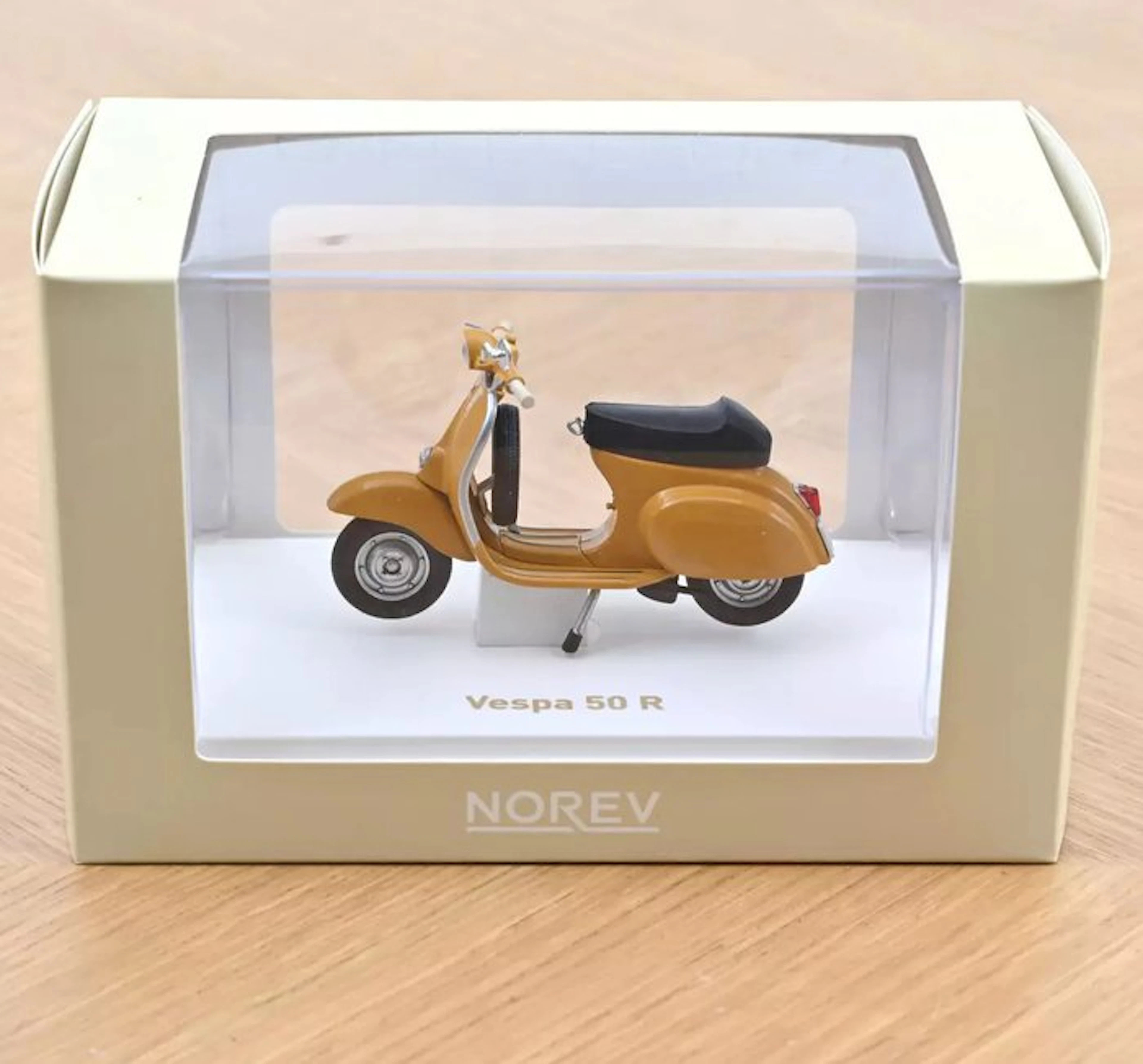 Norev 1:43 - Model motorcycle - Vespa 50 R