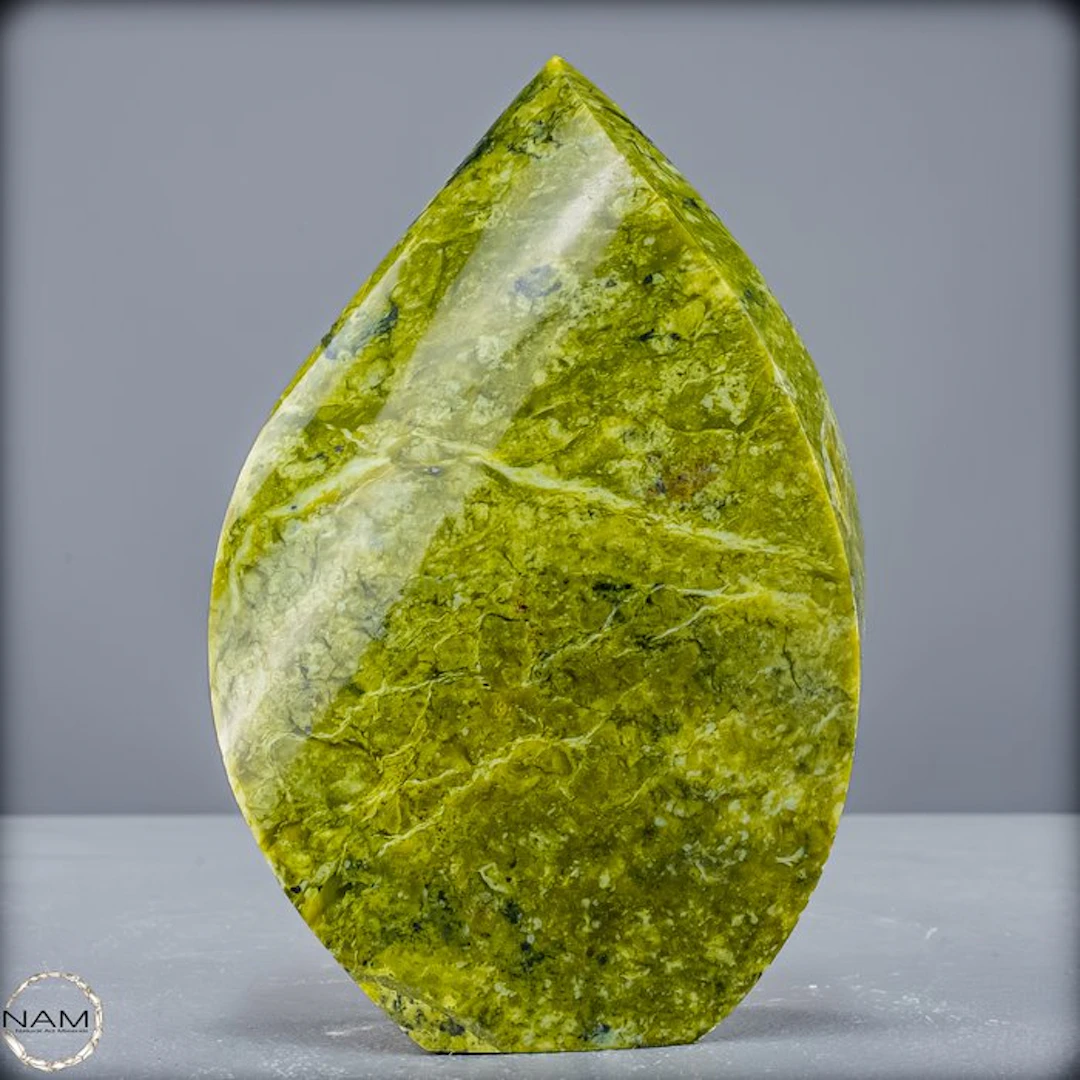 Very Rare Natural Serpentine Flame, From Peru- 939.91 g