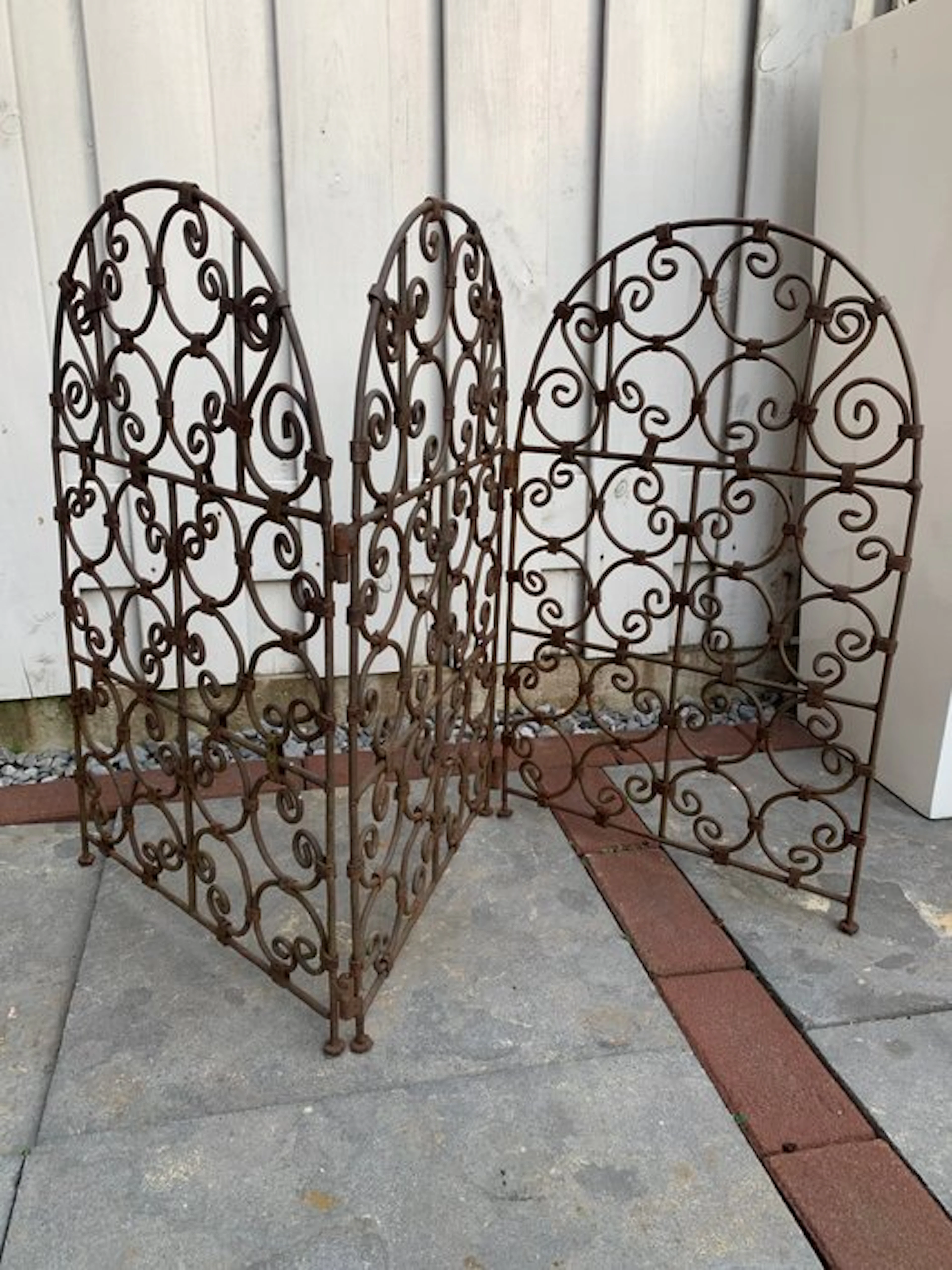 Fireplace accessory - Wrought iron - Handcrafted wrought-iron triptych.