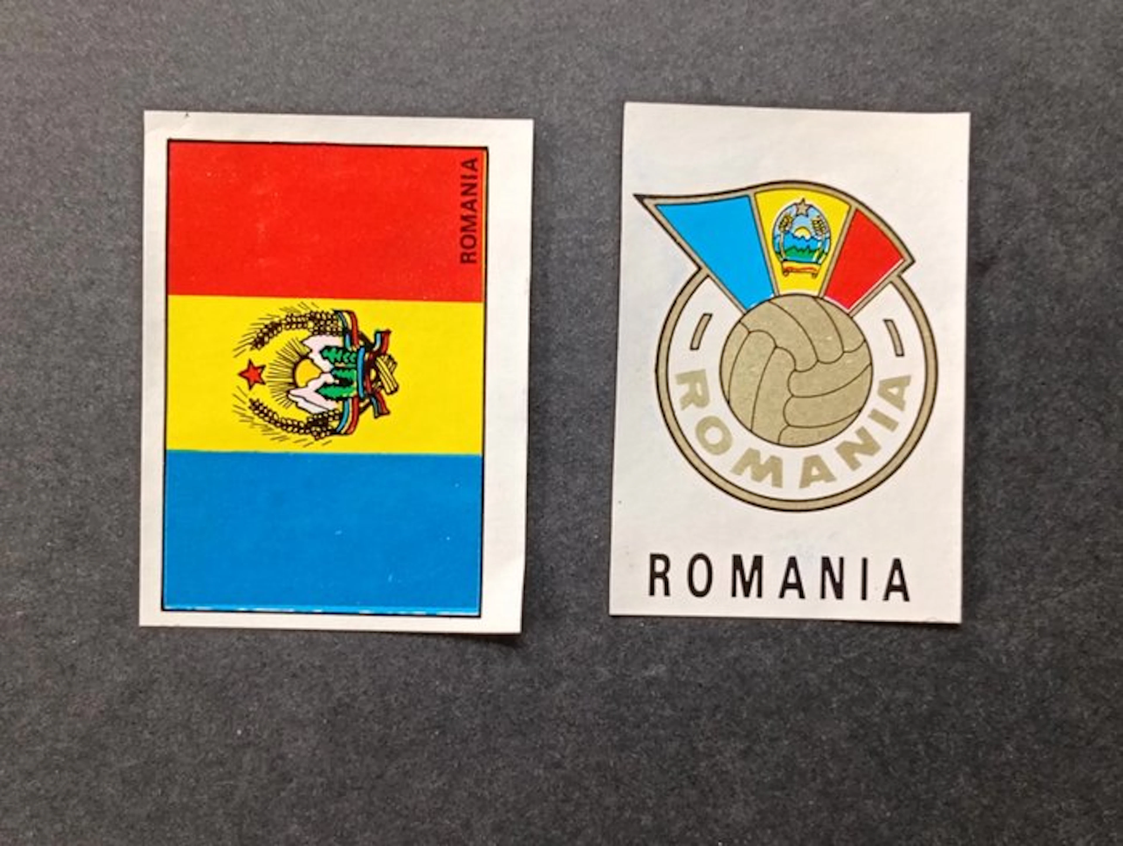 Panini Mexico 70 - Romania - 2 Figurine Originali Stemma...
