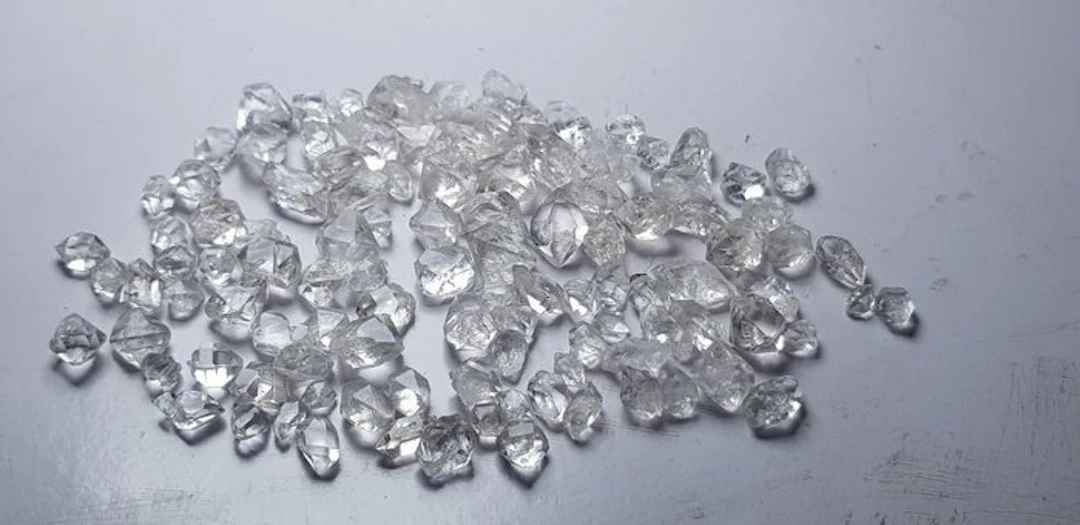 Natural Rough Diamond Quartz Crystals- 42 g - (127)