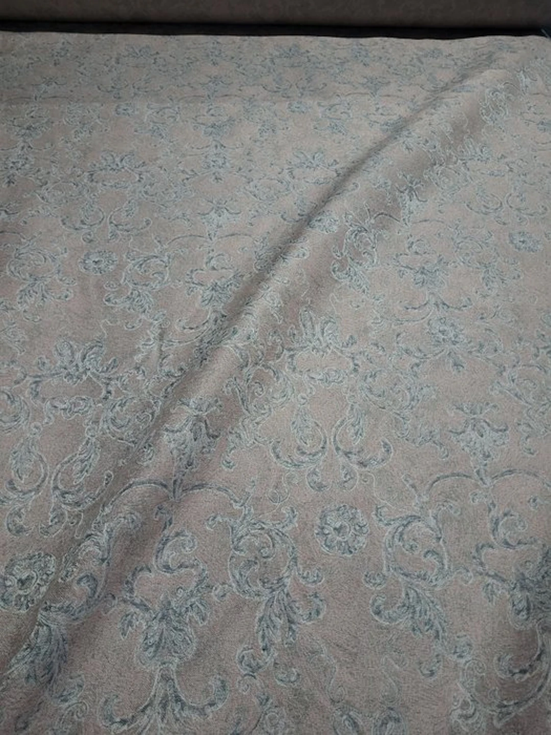 Fine cotton damask fabric with friezes. - Textile - 600 cm - 145 cm