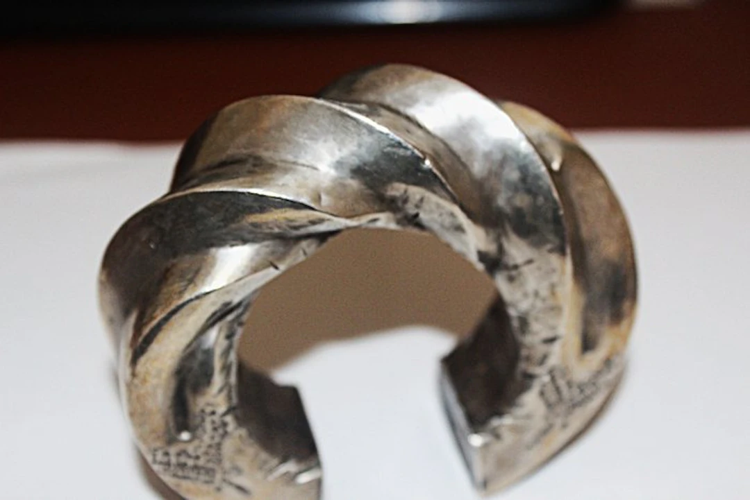 Large antique Akha silver bracelet. - Akha - Myanmar