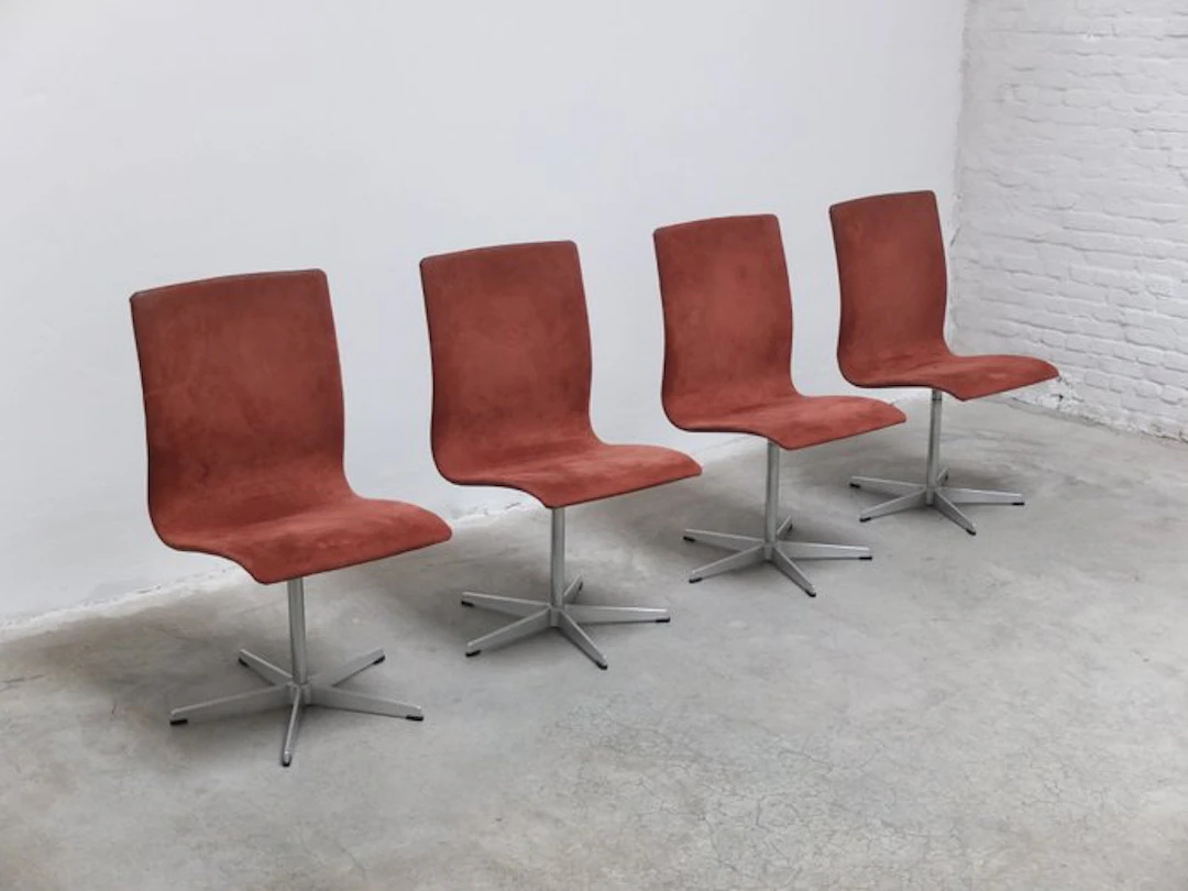 Fritz Hansen - Arne Jacobsen - Chair (4) - Oxford - Suede, Aluminium