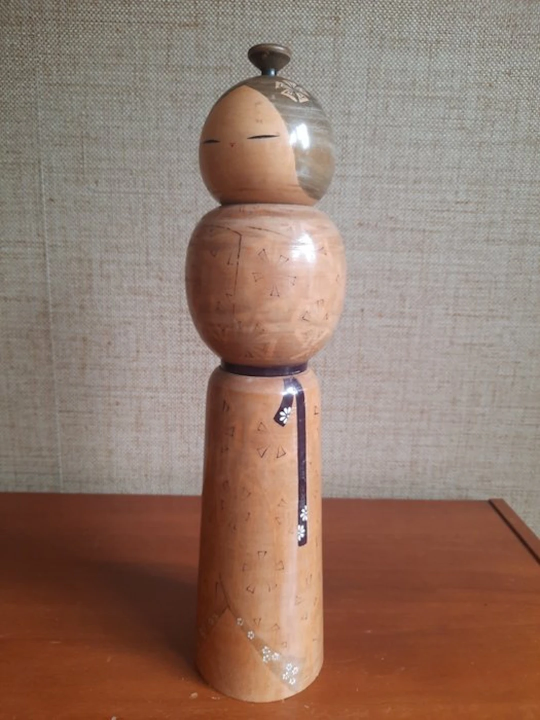 Elegant, impressive vintage kokeshi by a renowned Sosaku master