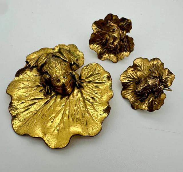 - Joseff of Hollywood – Frog on a Lily Pad – 1930s original Design - Parure