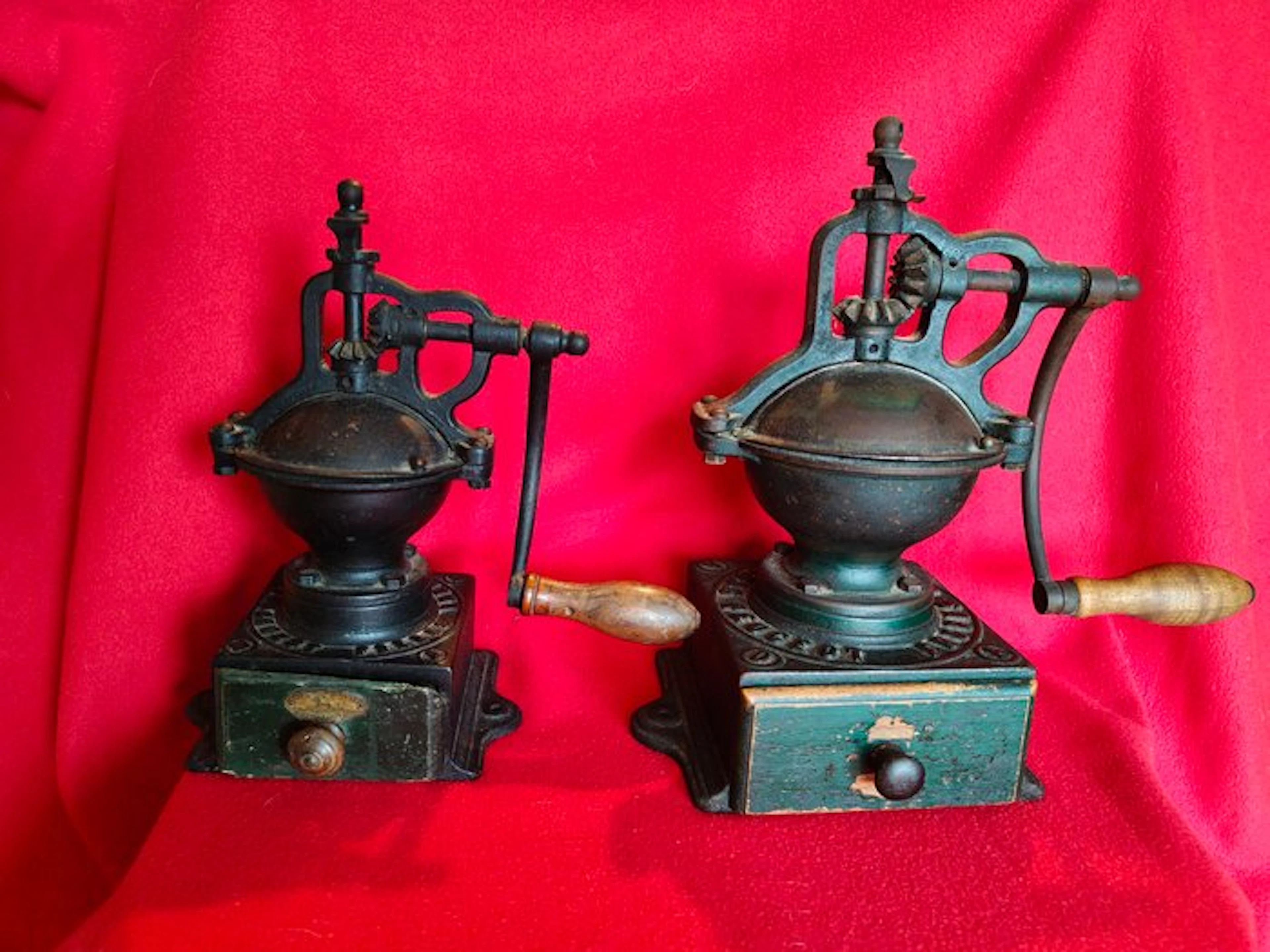 Peugeot Freeres - Coffee grinder (2) - Model A - Cast...