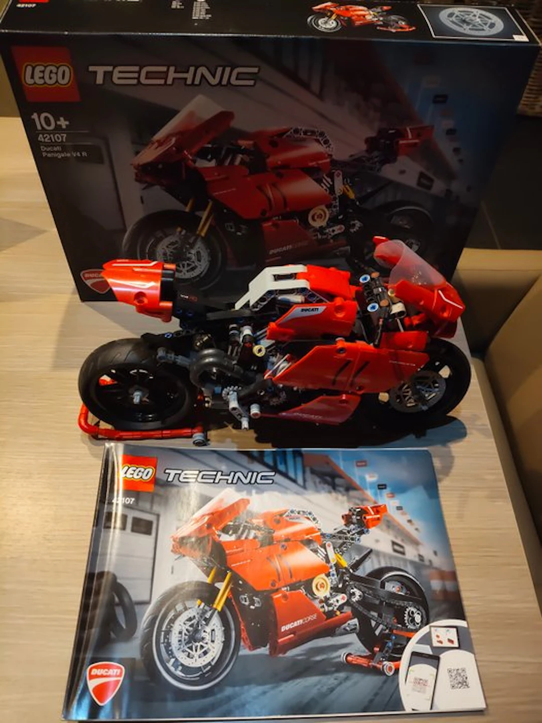 LEGO Set - 42107 - Technic - Ducati Panigale V4 R