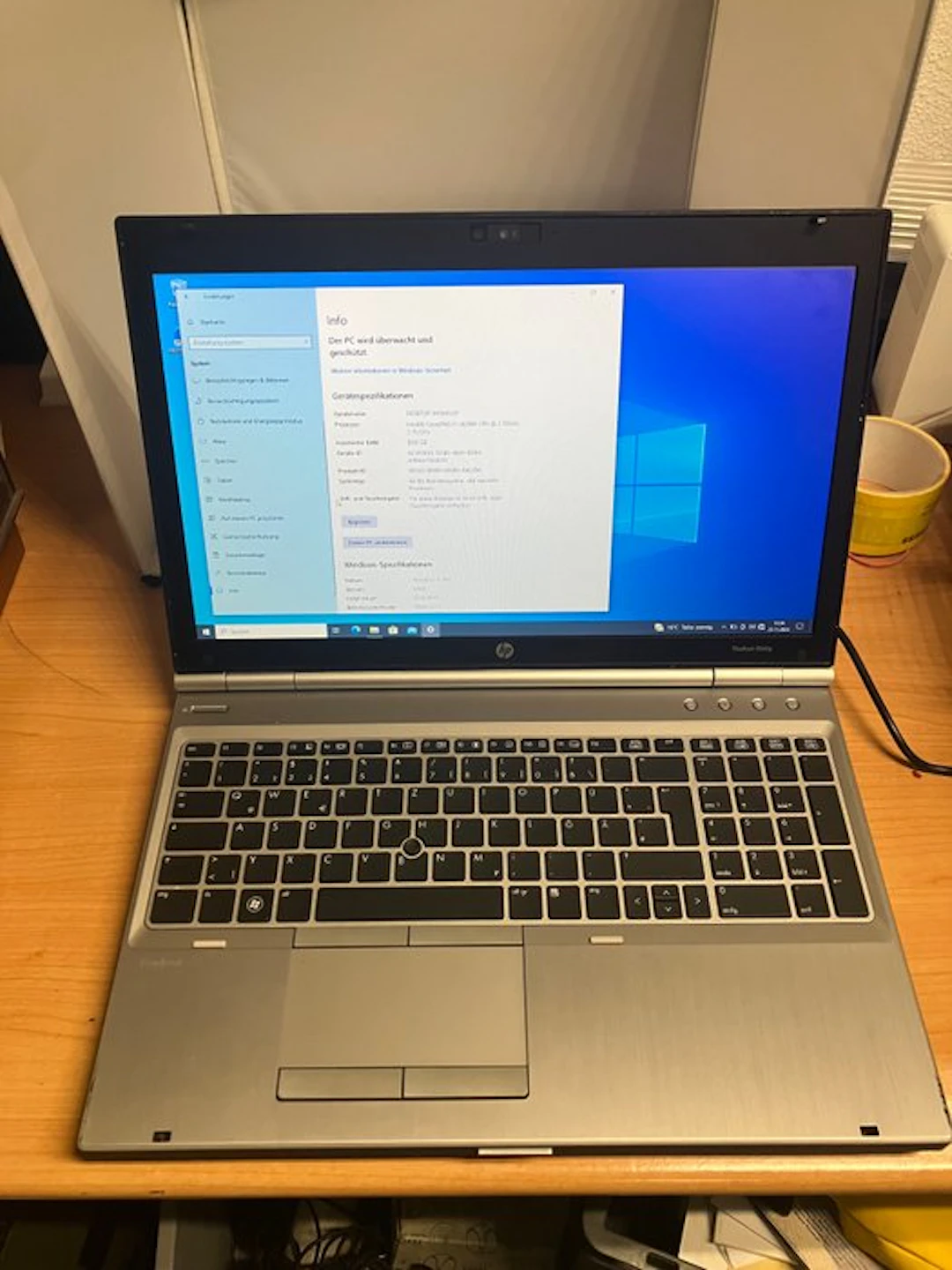 HP EliteBook 8560p top notebook with 8GB & 120GB Disk - Laptop