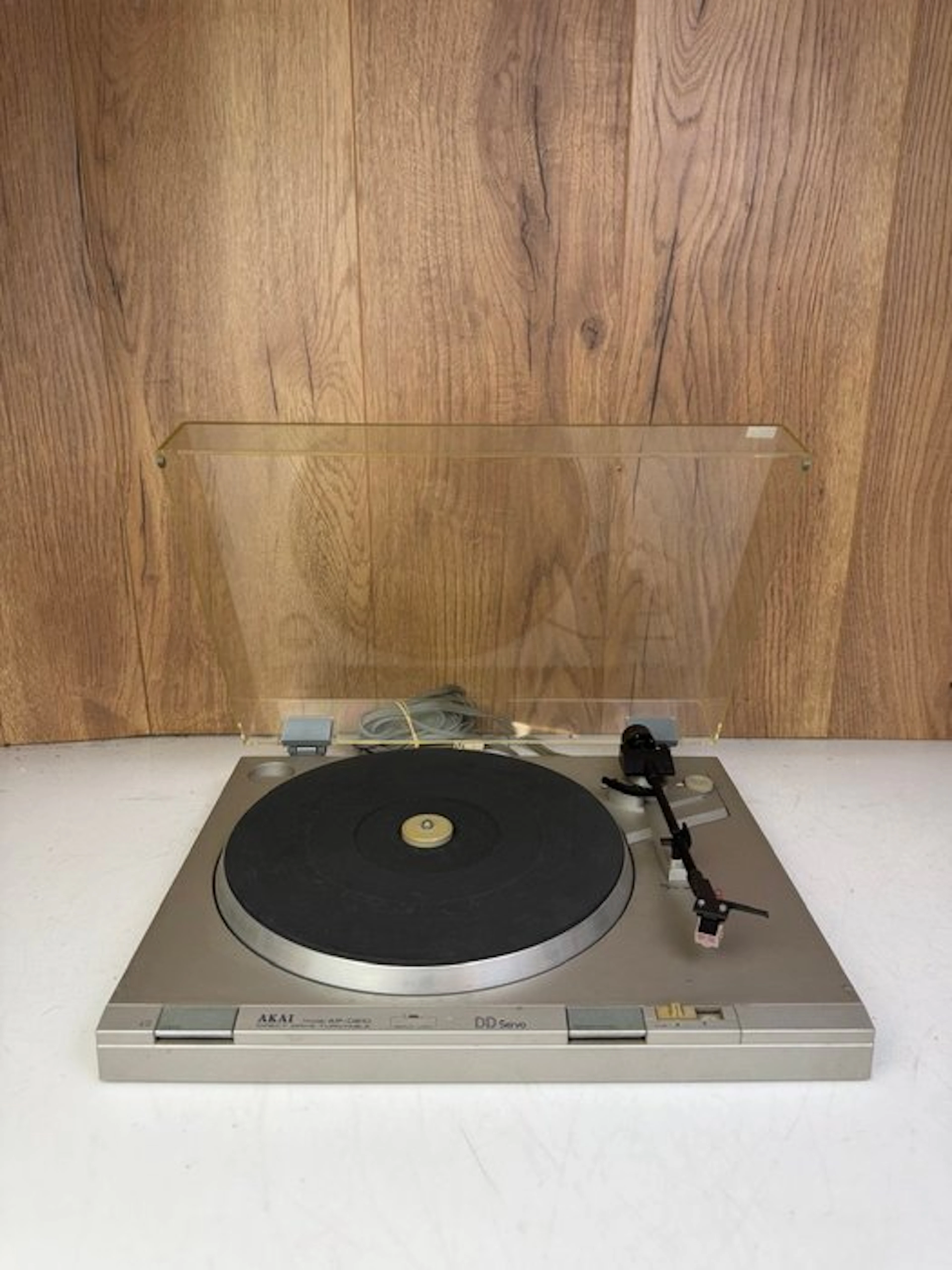 Akai - AP-D210 Turntable