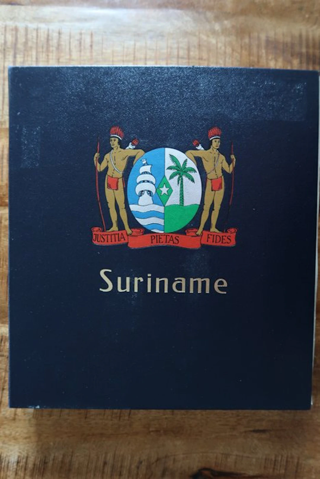 Suriname 1975/1999 - DAVO album with complete collection...
